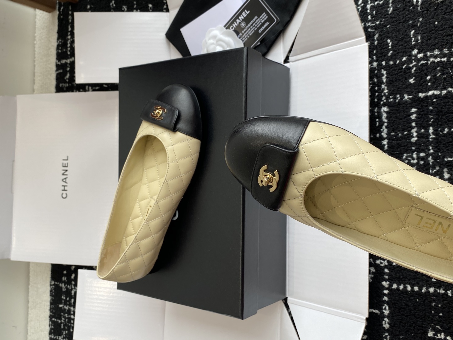 东莞代购级（官网同步✈️盒包装）
Chanel25ss 芭蕾舞单鞋 原版11切割而成 Chanel香奈儿