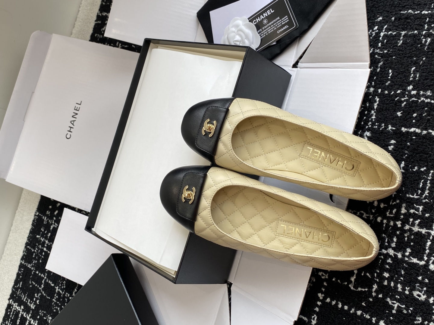 东莞代购级（官网同步✈️盒包装）
Chanel25ss 芭蕾舞单鞋 原版11切割而成 Chanel香奈儿
