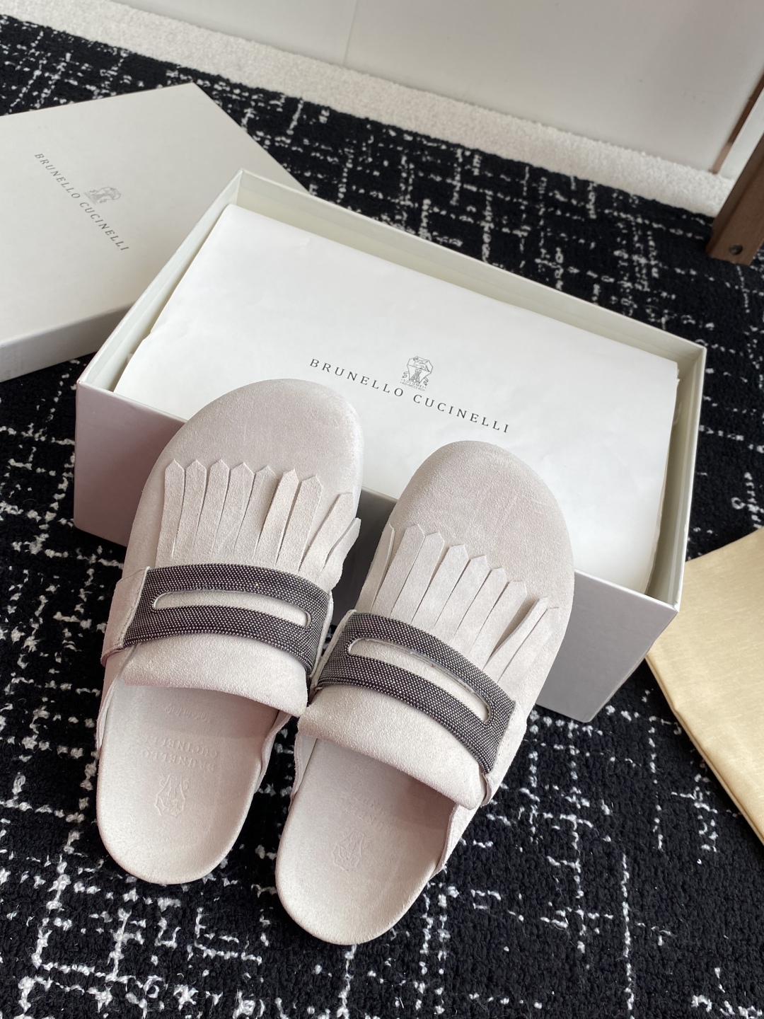 代购级
Brunello Cucinelli 新款勃肯拖鞋，春夏新款！ 想穿博肯！又不喜欢那个牌子的来！