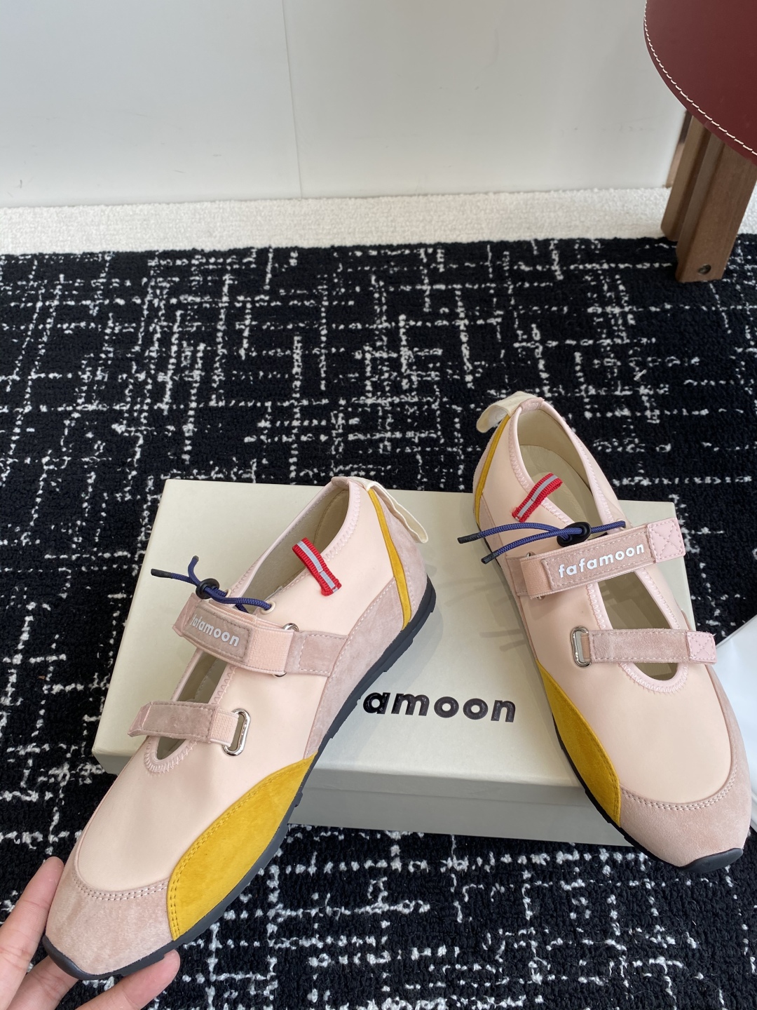 代购级
fafamoon 25ss 春夏新款 阿甘鞋休闲运动鞋 玛丽珍魔术贴运动鞋

太好看啦！大爆款再