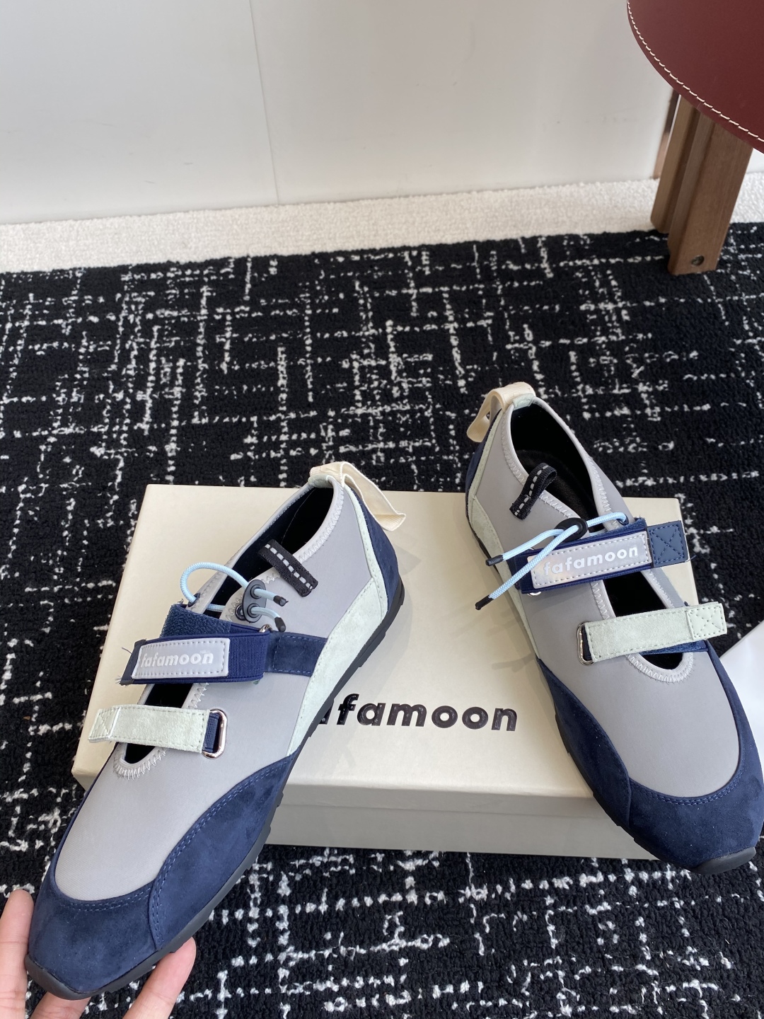 代购级
fafamoon 25ss 春夏新款 阿甘鞋休闲运动鞋 玛丽珍魔术贴运动鞋

太好看啦！大爆款再