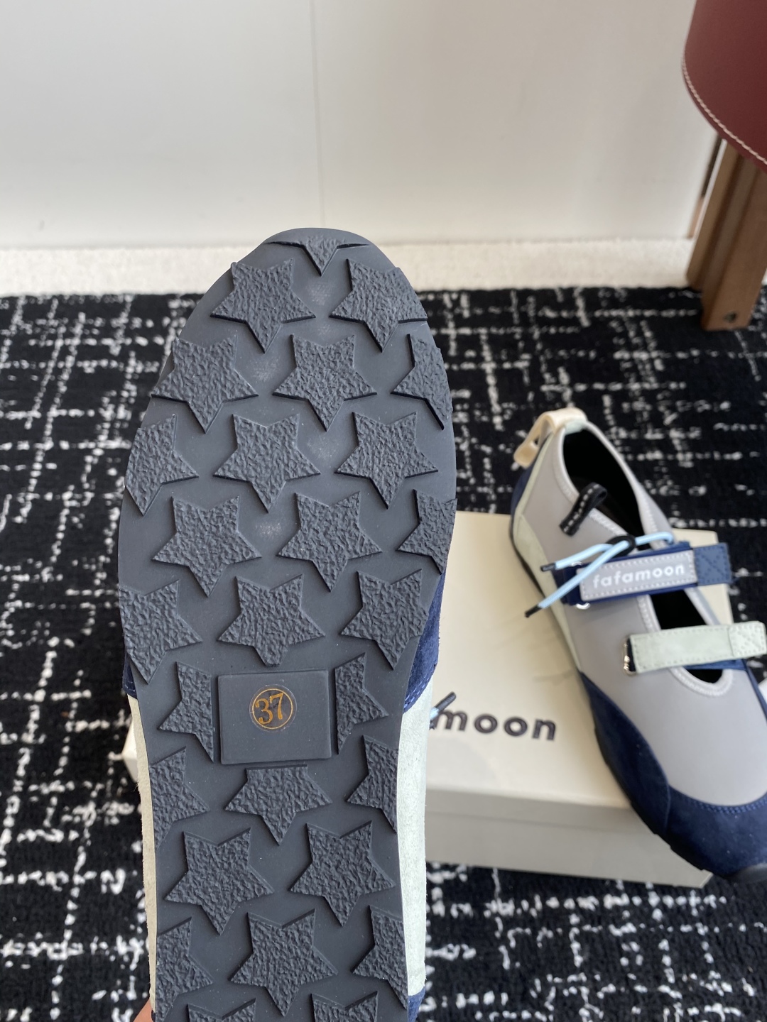 代购级
fafamoon 25ss 春夏新款 阿甘鞋休闲运动鞋 玛丽珍魔术贴运动鞋

太好看啦！大爆款再