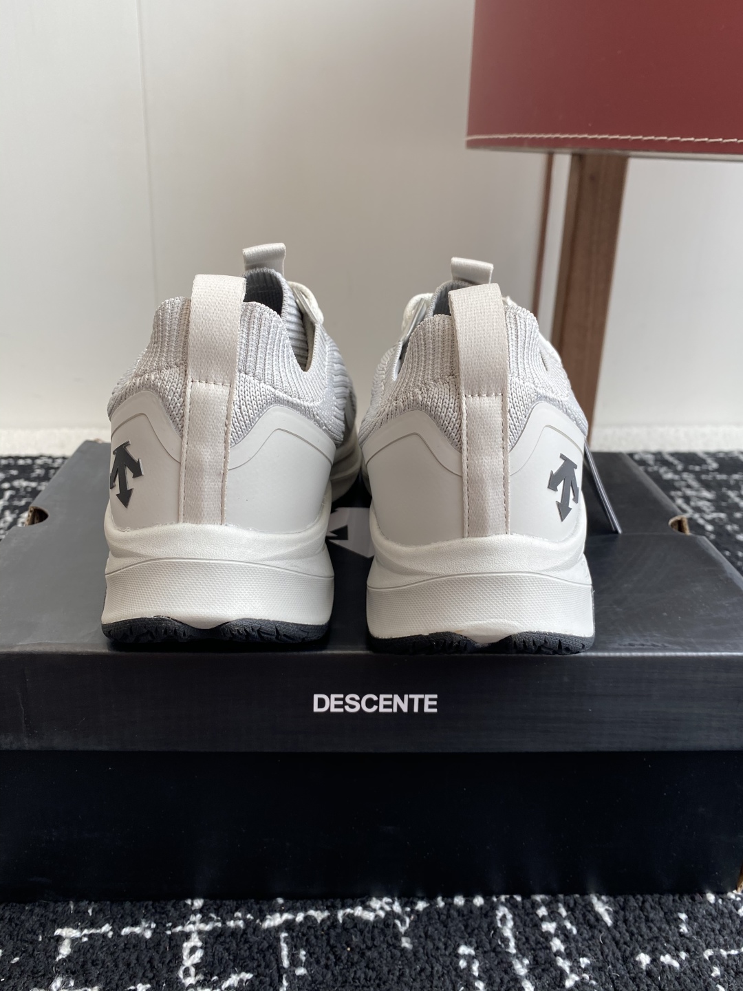 东莞代购级
防水 DESCENTE 25ss 春夏季新款 迪桑特跑步GORE-TEX

缓震BOA鞋底软