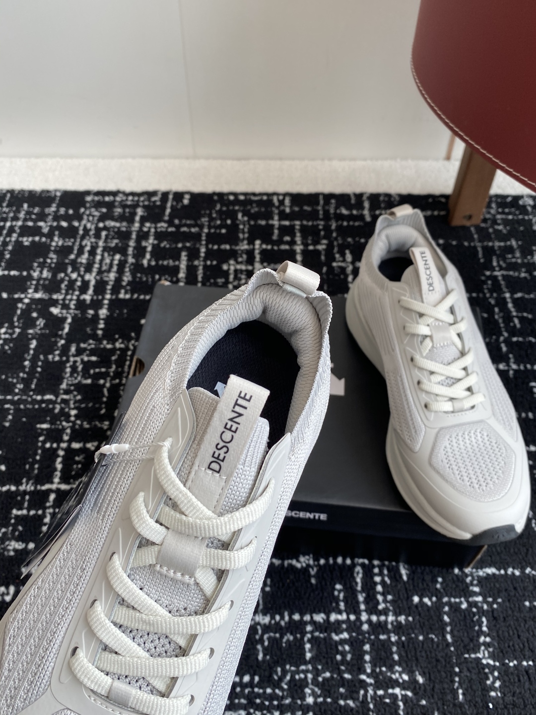 东莞代购级
防水 DESCENTE 25ss 春夏季新款 迪桑特跑步GORE-TEX

缓震BOA鞋底软