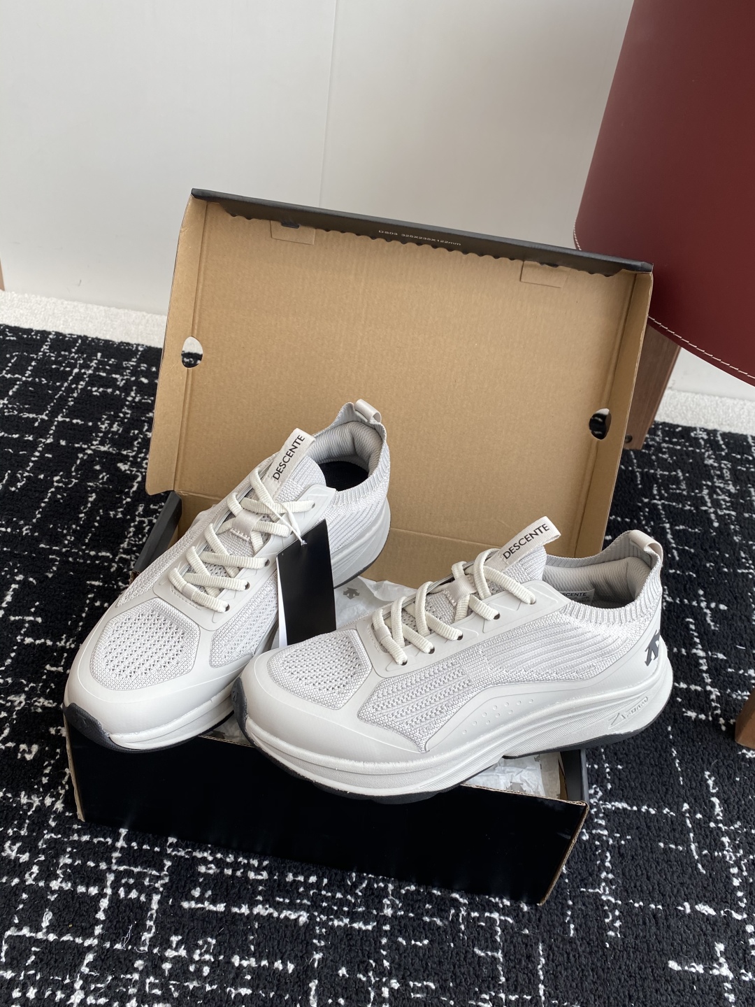 东莞代购级
防水 DESCENTE 25ss 春夏季新款 迪桑特跑步GORE-TEX

缓震BOA鞋底软