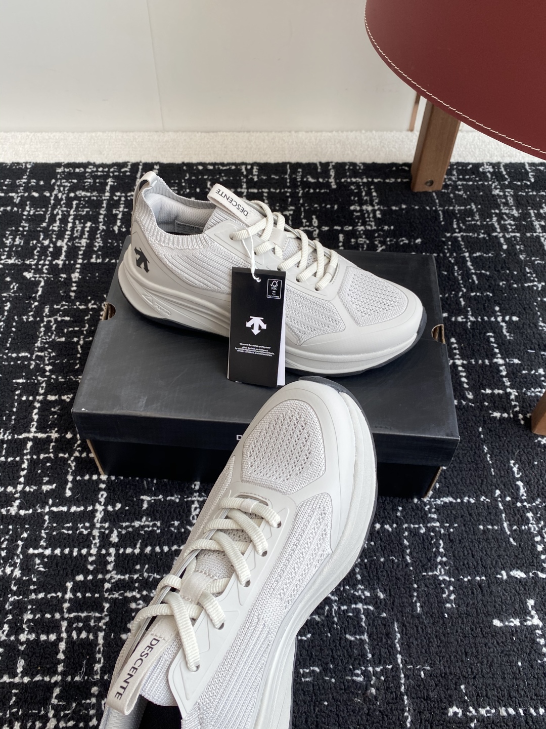 东莞代购级
防水 DESCENTE 25ss 春夏季新款 迪桑特跑步GORE-TEX

缓震BOA鞋底软