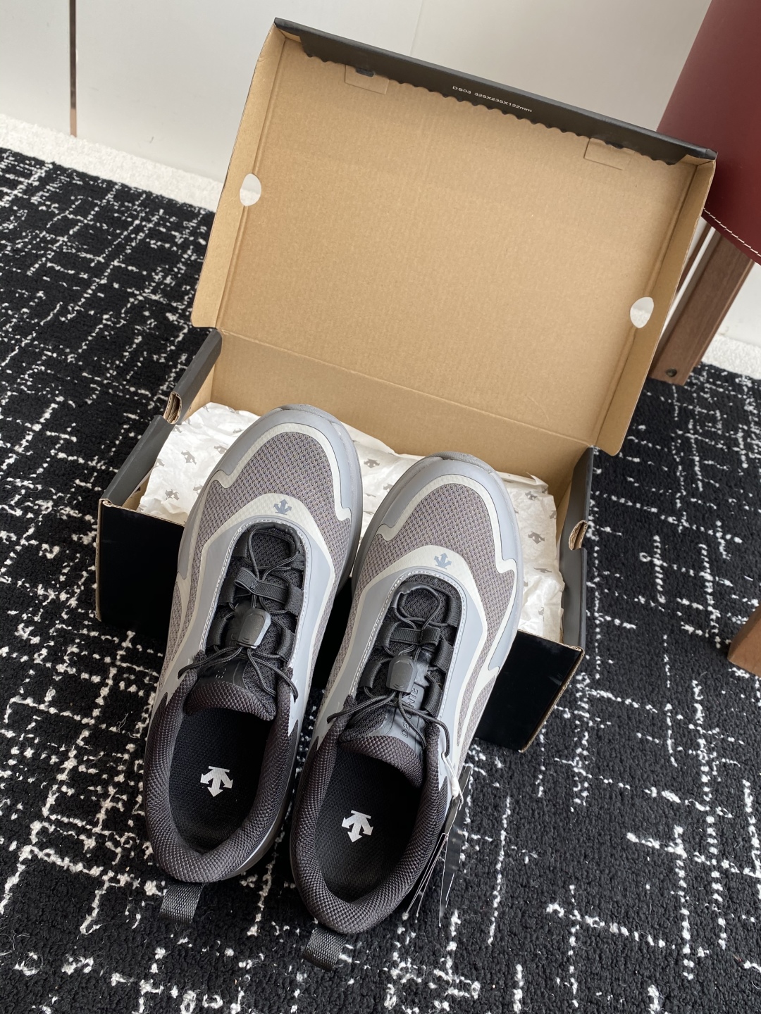 东莞代购级
防水 DESCENTE 25ss 春夏季新款 迪桑特跑步GORE-TEX

缓震BOA鞋底软