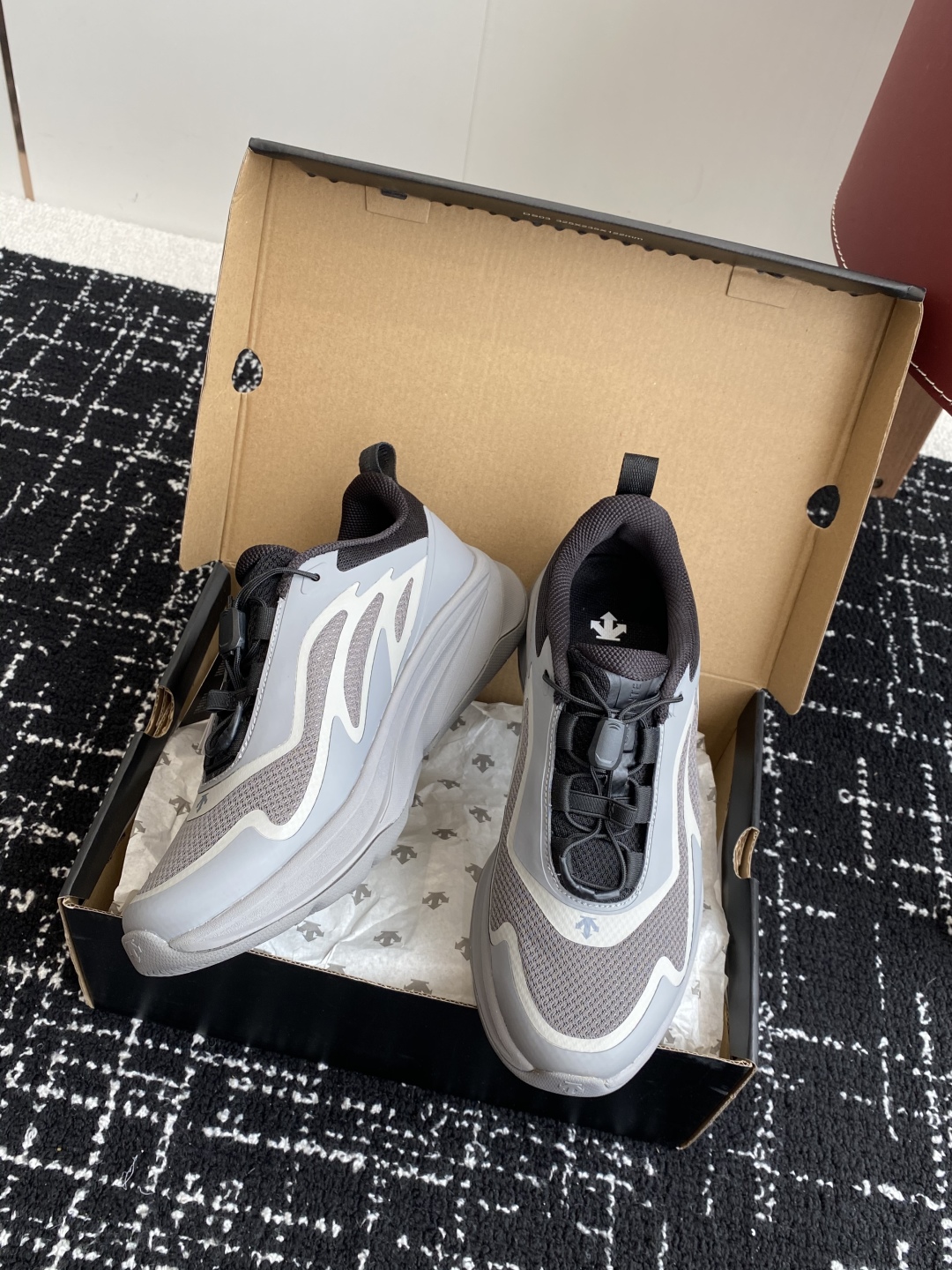 东莞代购级
防水 DESCENTE 25ss 春夏季新款 迪桑特跑步GORE-TEX

缓震BOA鞋底软