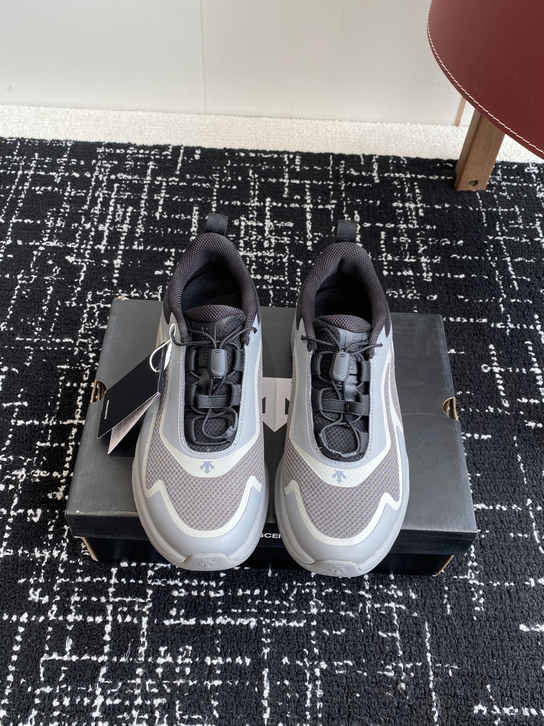 东莞代购级
防水 DESCENTE 25ss 春夏季新款 迪桑特跑步GORE-TEX

缓震BOA鞋底软