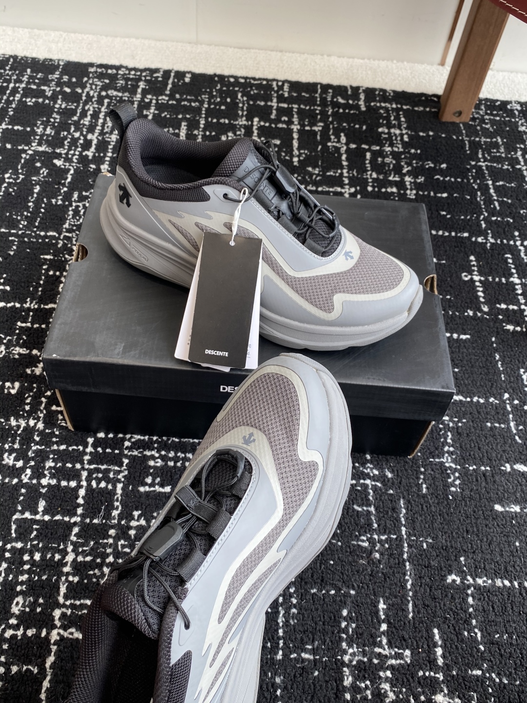 东莞代购级
防水 DESCENTE 25ss 春夏季新款 迪桑特跑步GORE-TEX

缓震BOA鞋底软