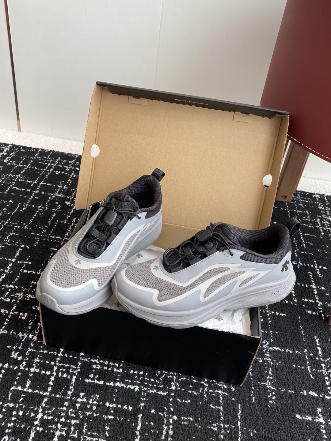 东莞代购级
防水 DESCENTE 25ss 春夏季新款 迪桑特跑步GORE-TEX

缓震BOA鞋底软