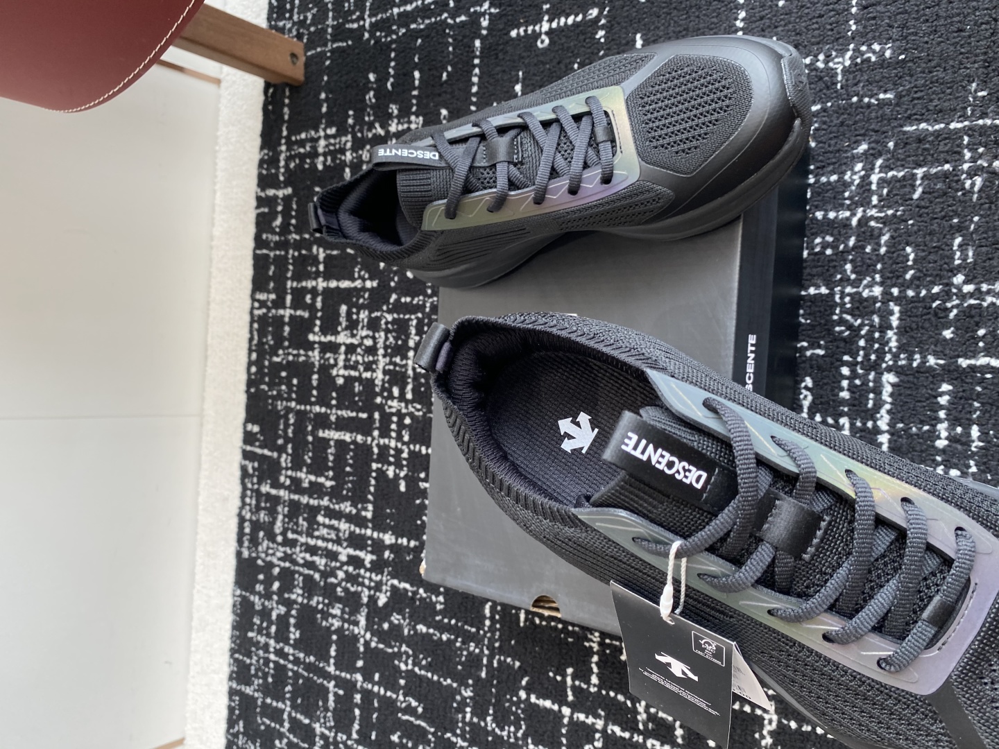 东莞代购级
防水 DESCENTE 25ss 春夏季新款 迪桑特跑步GORE-TEX

缓震BOA鞋底软