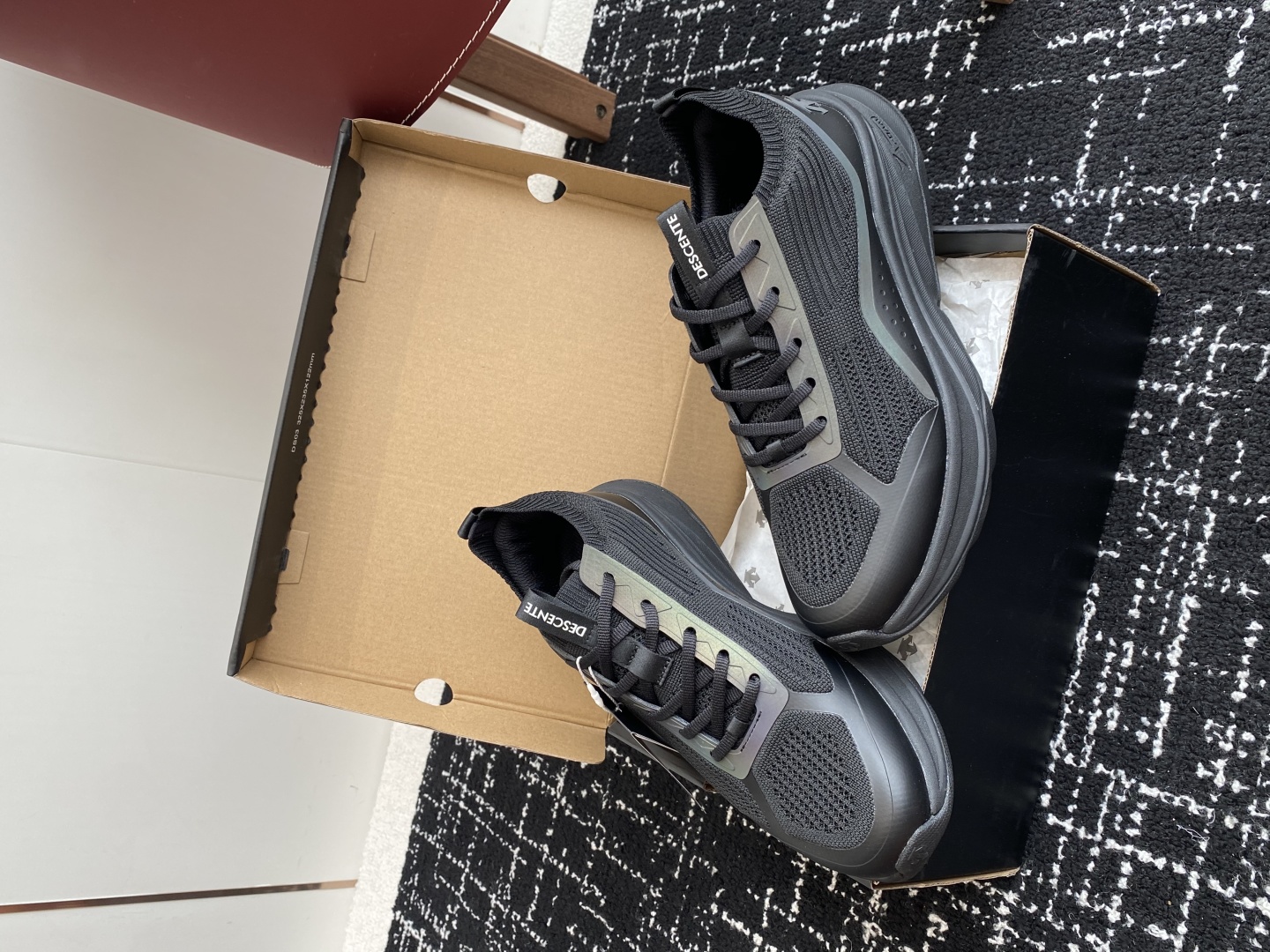 东莞代购级
防水 DESCENTE 25ss 春夏季新款 迪桑特跑步GORE-TEX

缓震BOA鞋底软