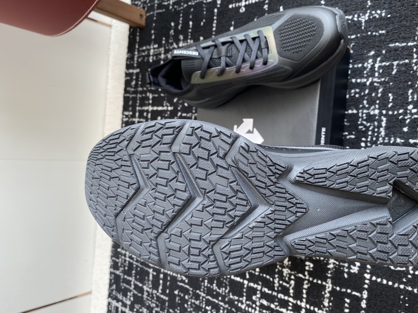 东莞代购级
防水 DESCENTE 25ss 春夏季新款 迪桑特跑步GORE-TEX

缓震BOA鞋底软