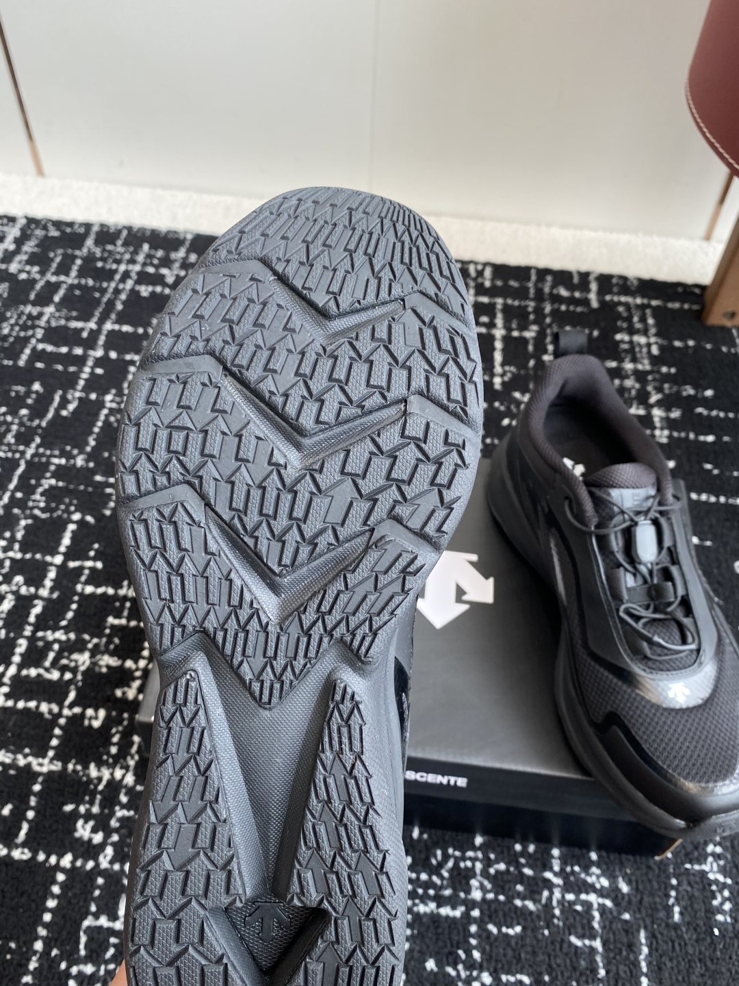 东莞代购级
防水 DESCENTE 25ss 春夏季新款 迪桑特跑步GORE-TEX

缓震BOA鞋底软