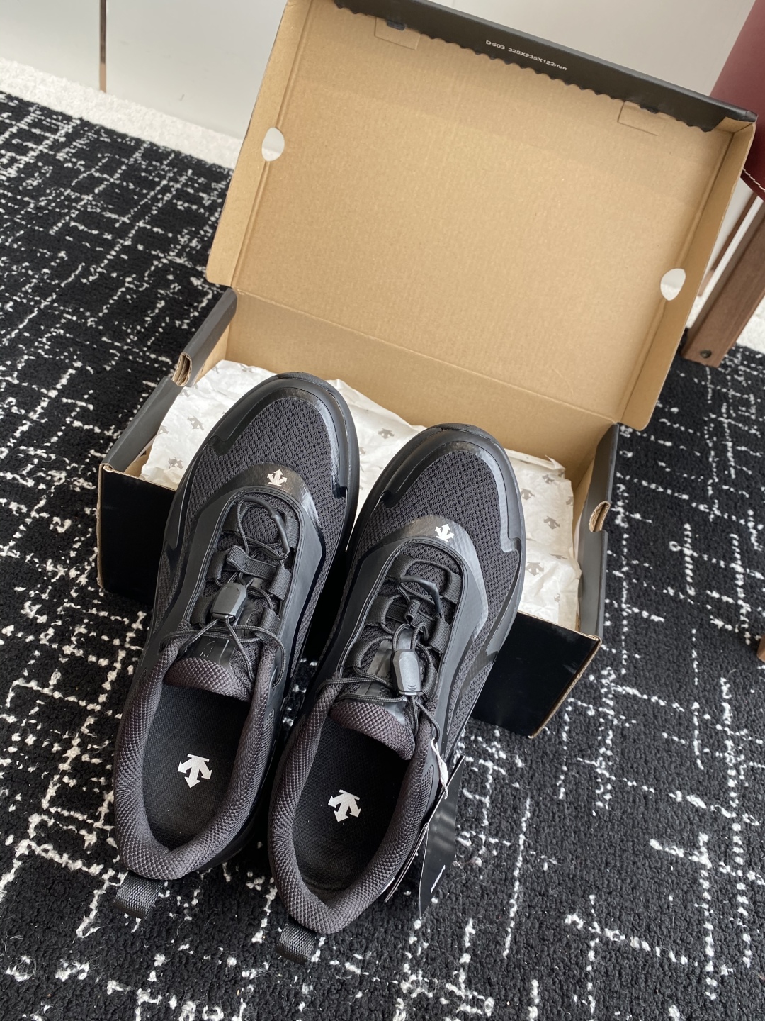 东莞代购级
防水 DESCENTE 25ss 春夏季新款 迪桑特跑步GORE-TEX

缓震BOA鞋底软