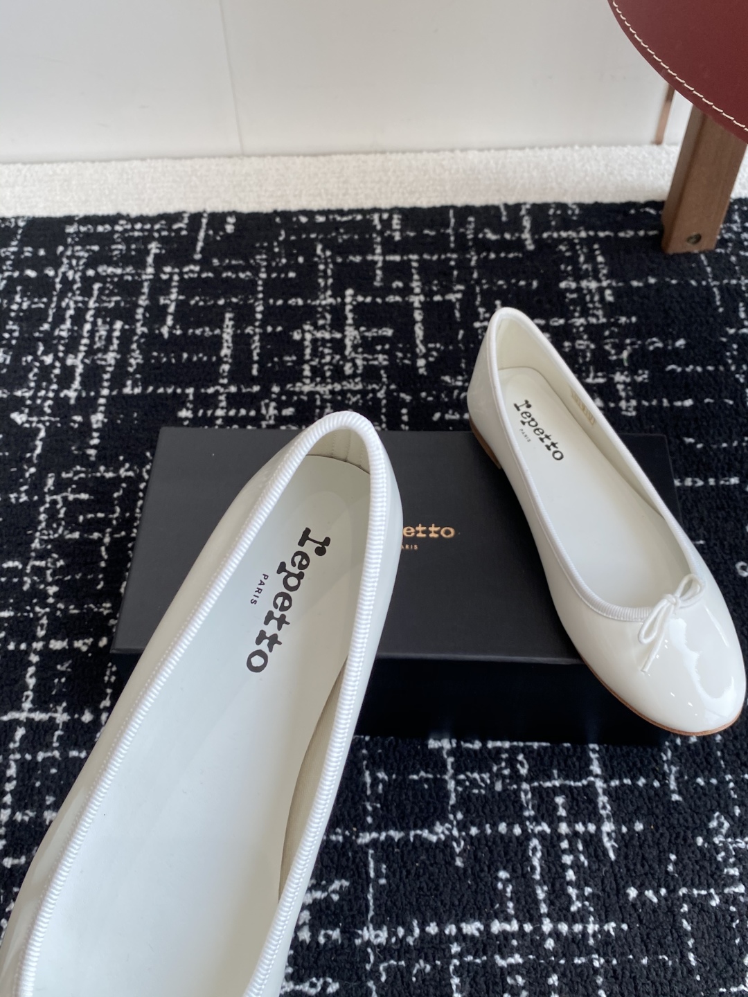 代购级
Repetto 25ss 春夏 平底芭蕾舞鞋 单鞋

鞋头和鞋垫里面 上脚脚感舒适显瘦 配啥啥好