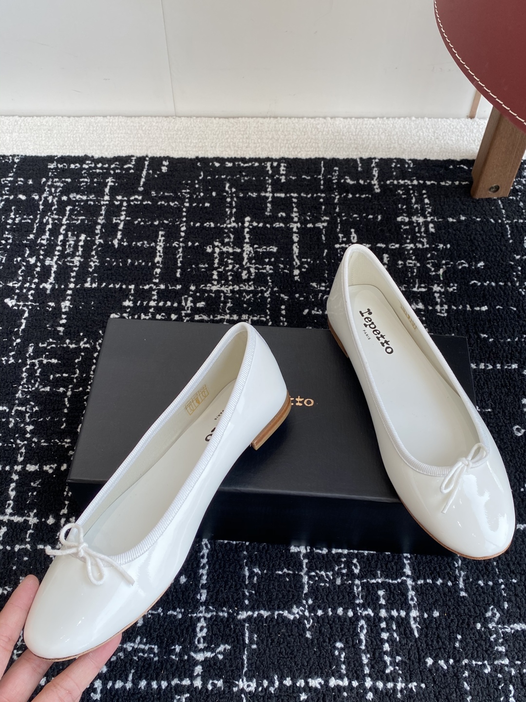 代购级
Repetto 25ss 春夏 平底芭蕾舞鞋 单鞋

鞋头和鞋垫里面 上脚脚感舒适显瘦 配啥啥好