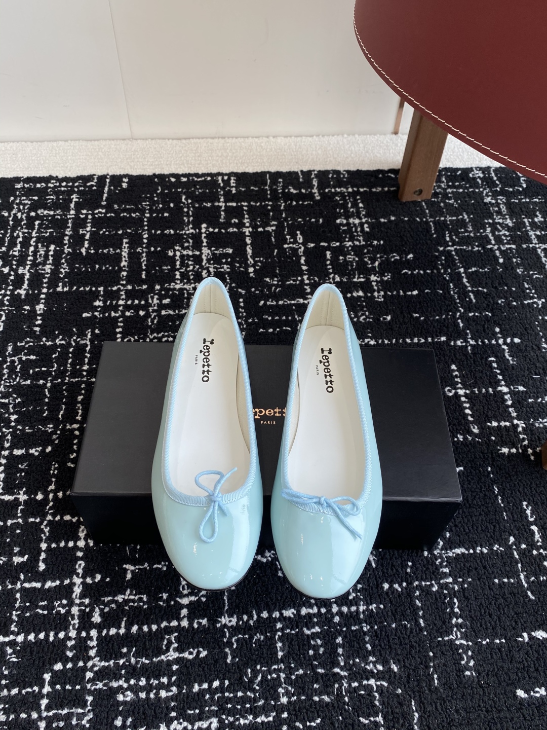 代购级
Repetto 25ss 春夏 平底芭蕾舞鞋 单鞋

鞋头和鞋垫里面 上脚脚感舒适显瘦 配啥啥好