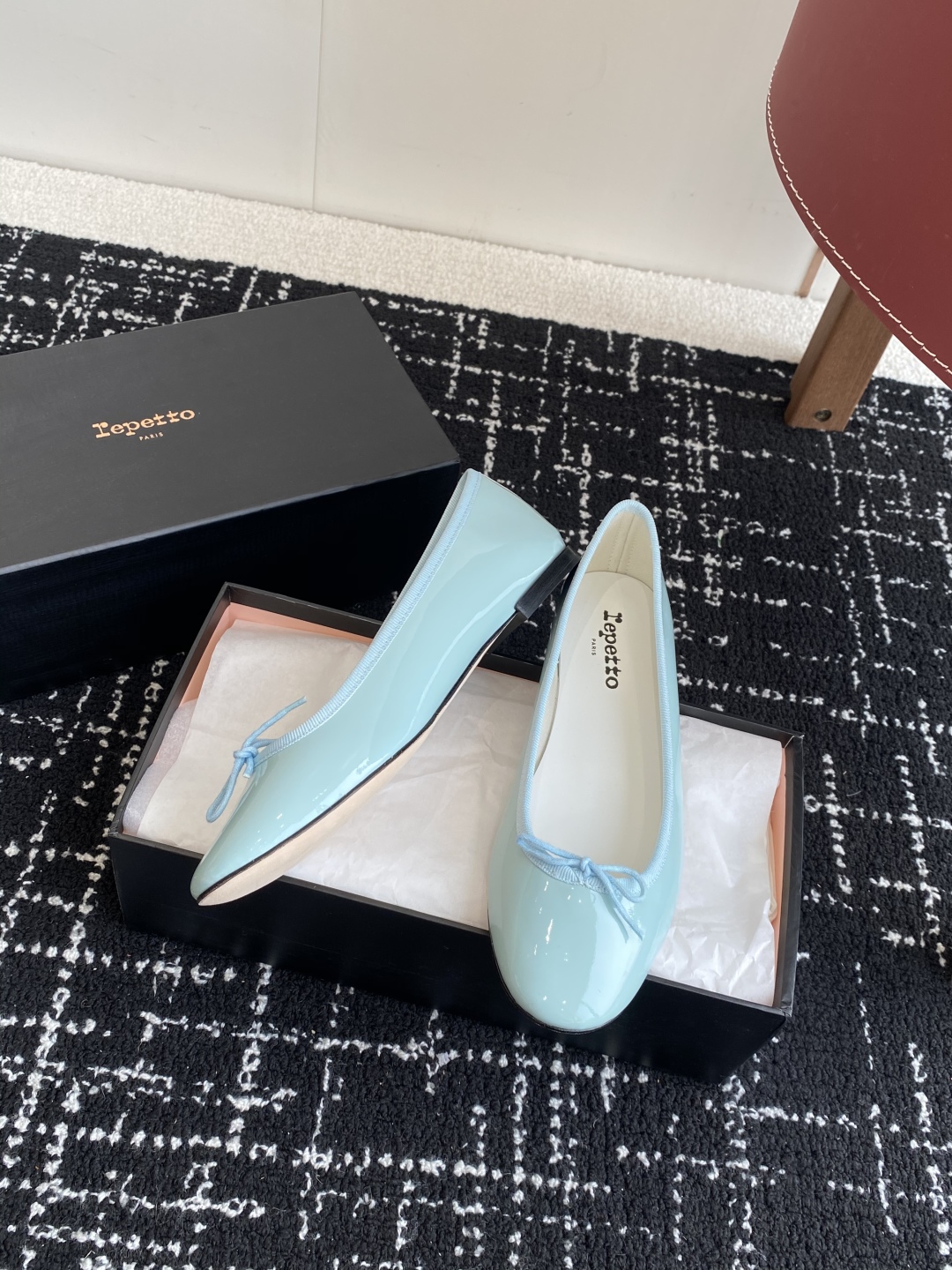 代购级
Repetto 25ss 春夏 平底芭蕾舞鞋 单鞋

鞋头和鞋垫里面 上脚脚感舒适显瘦 配啥啥好
