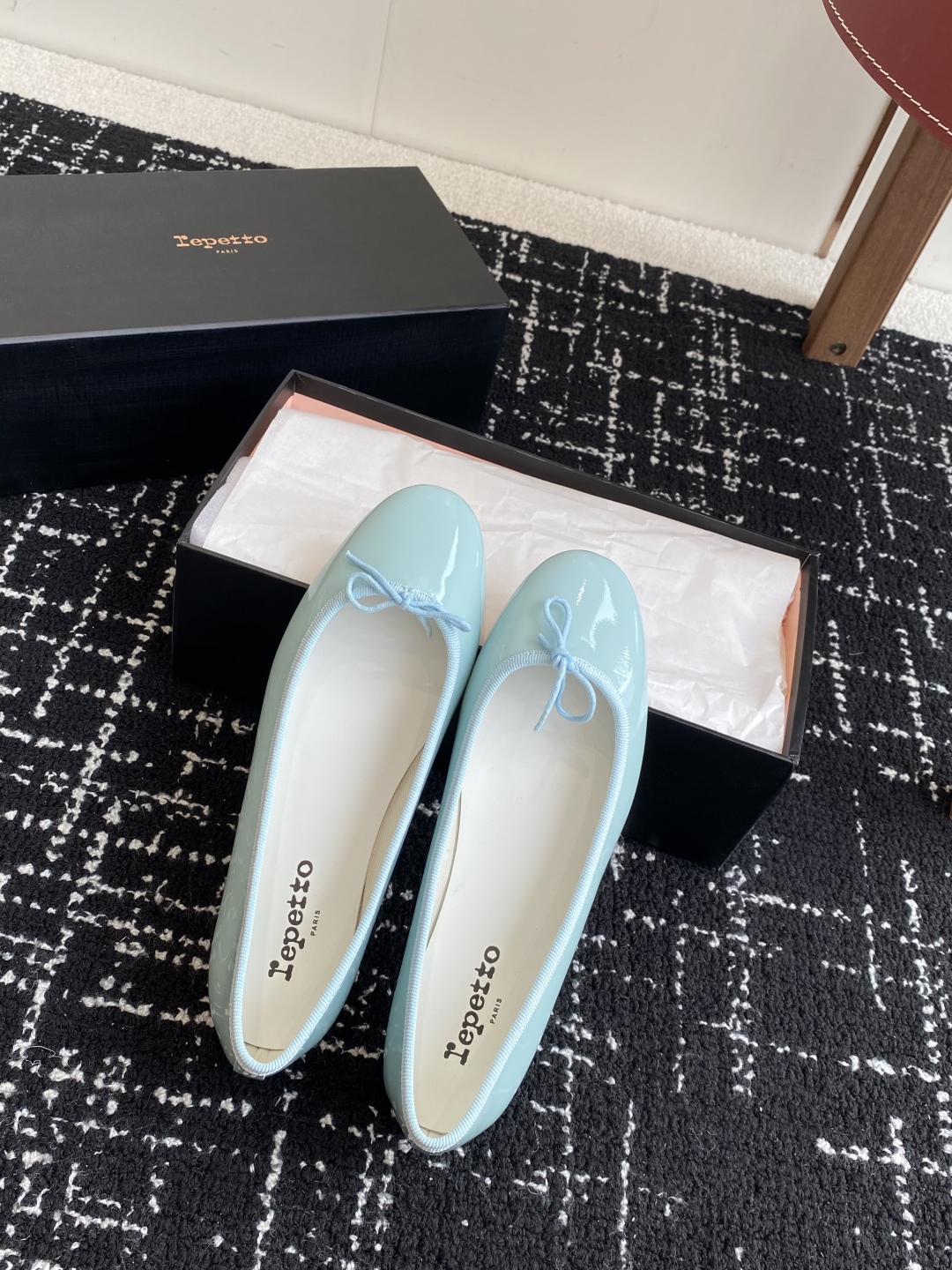 代购级
Repetto 25ss 春夏 平底芭蕾舞鞋 单鞋

鞋头和鞋垫里面 上脚脚感舒适显瘦 配啥啥好