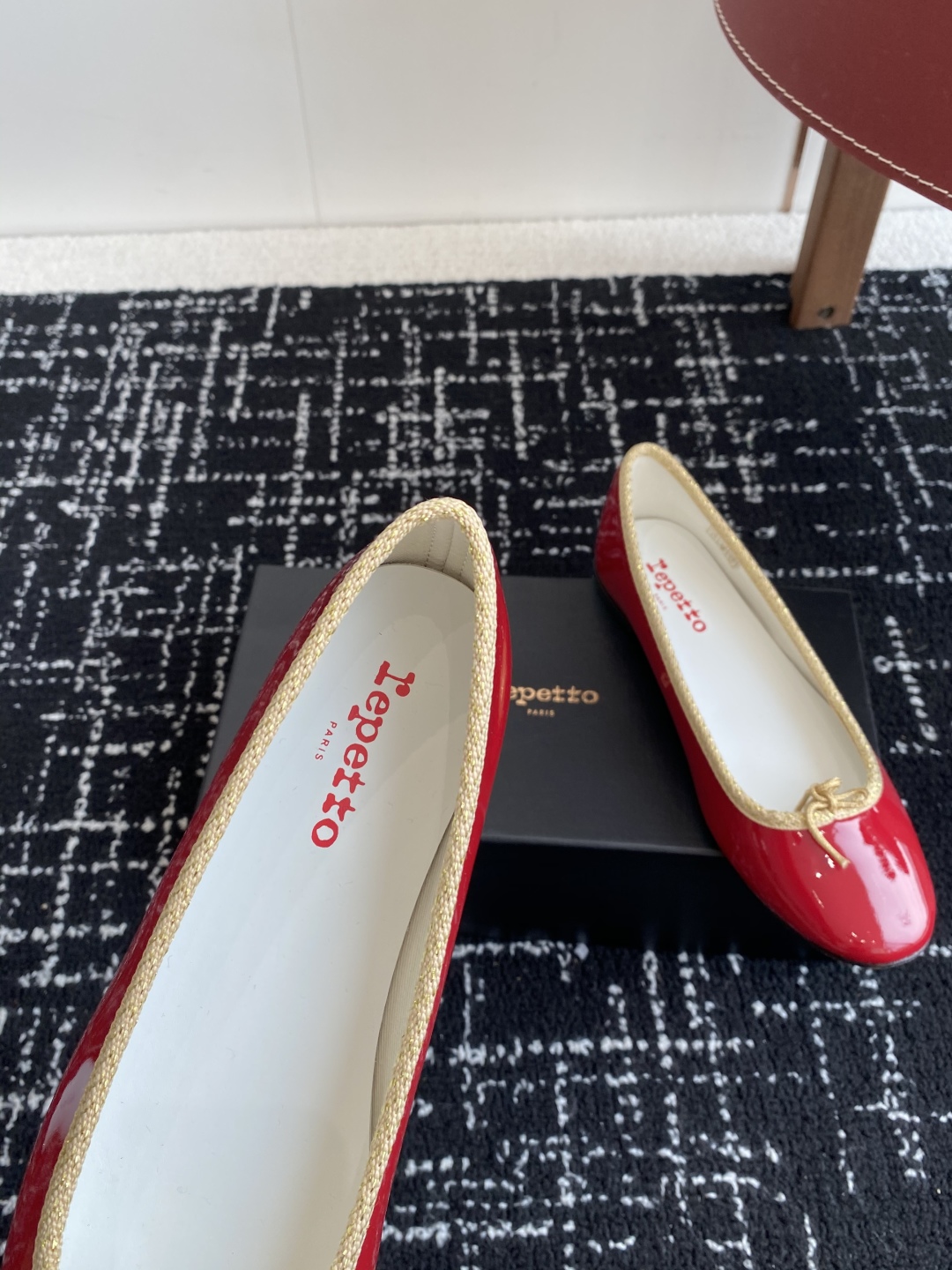 代购级
Repetto 25ss 春夏 平底芭蕾舞鞋 单鞋

鞋头和鞋垫里面 上脚脚感舒适显瘦 配啥啥好