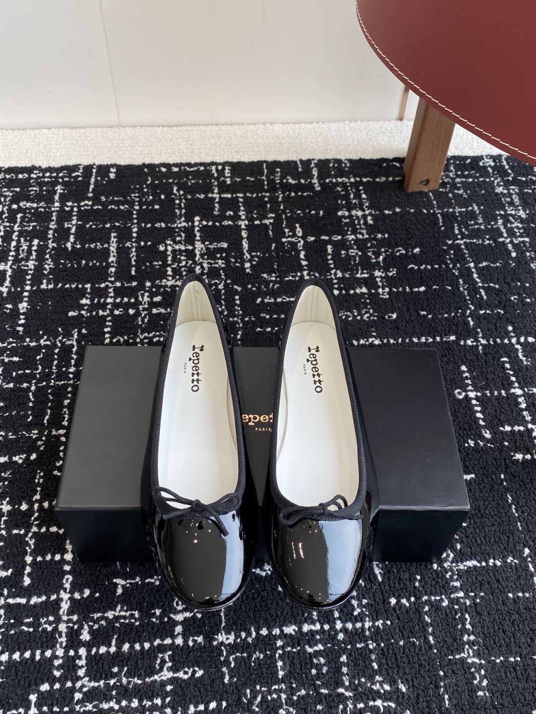 代购级
Repetto 25ss 春夏 平底芭蕾舞鞋 单鞋

鞋头和鞋垫里面 上脚脚感舒适显瘦 配啥啥好
