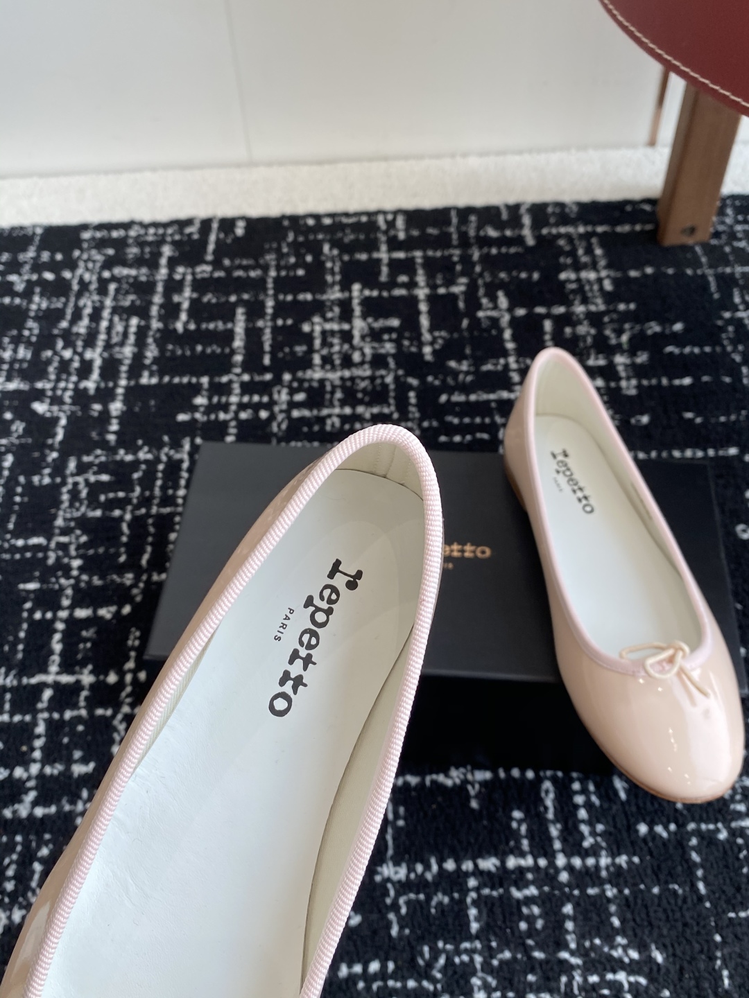 代购级
Repetto 25ss 春夏 平底芭蕾舞鞋 单鞋

鞋头和鞋垫里面 上脚脚感舒适显瘦 配啥啥好