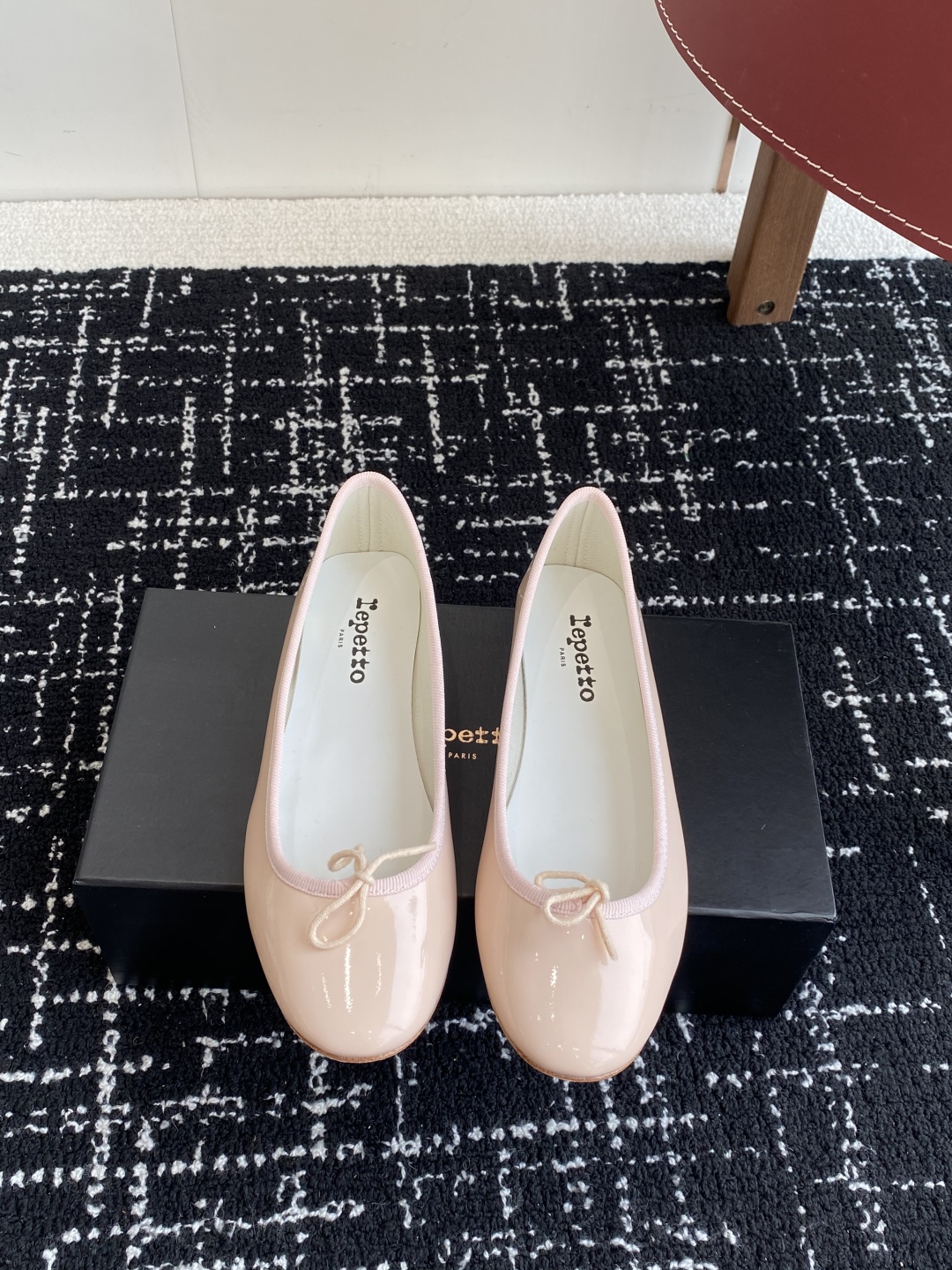 代购级
Repetto 25ss 春夏 平底芭蕾舞鞋 单鞋

鞋头和鞋垫里面 上脚脚感舒适显瘦 配啥啥好