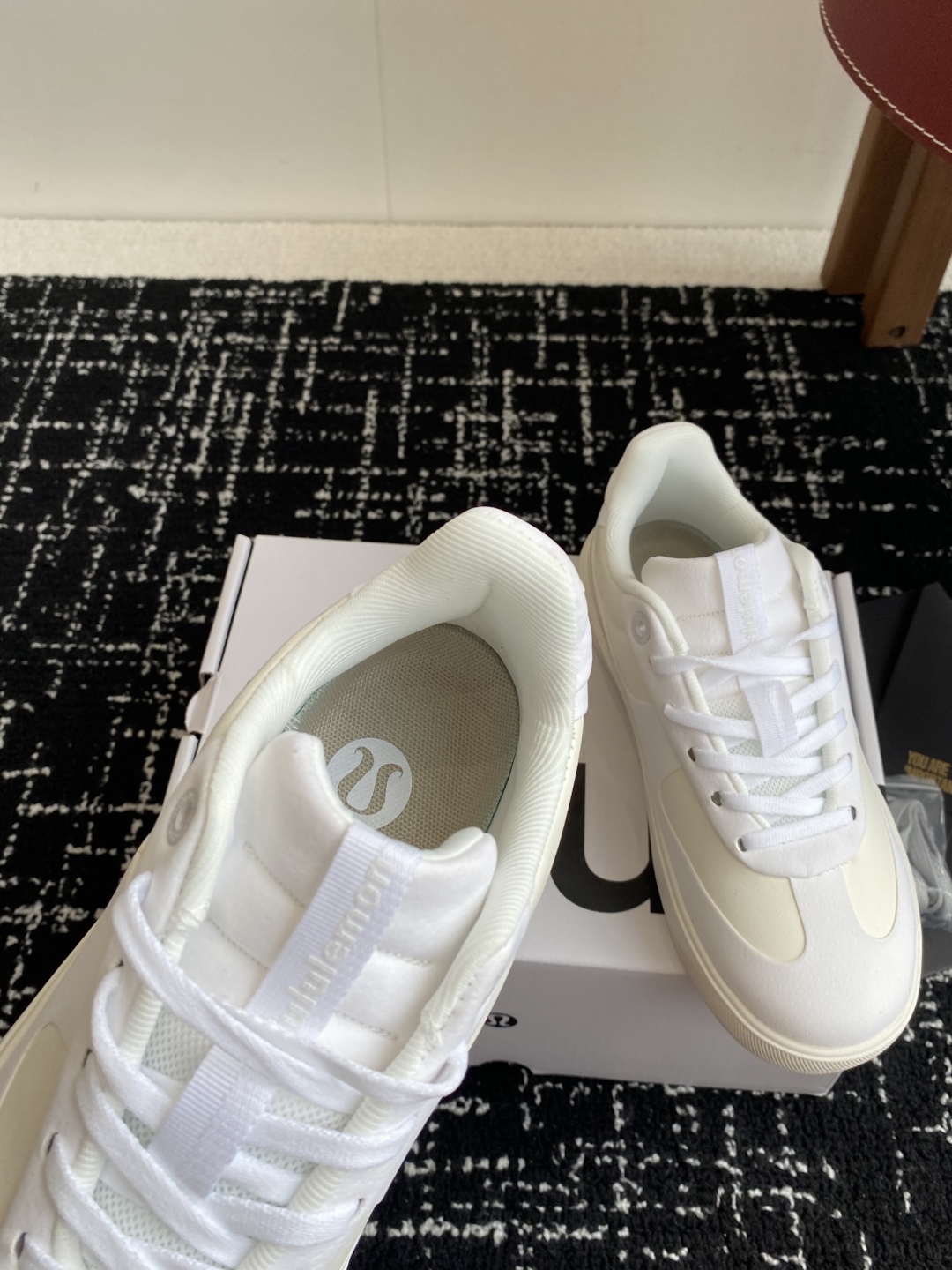 原厂代工厂
Lululemon city verse 德训鞋 系列 低帮健身训练透气休闲运动慢跑鞋 跑步
