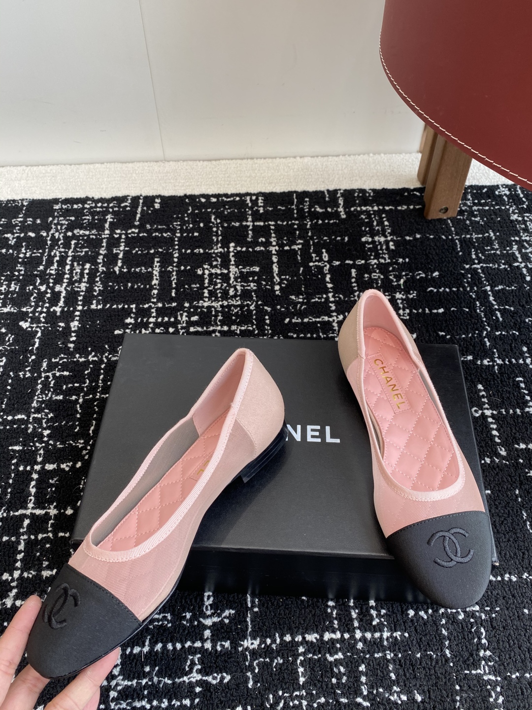 代购级
CHANEL小香 25ss 春夏鞋头 电绣点缀，芭蕾舞鞋 宛如女神脖子上的项链，上脚包裹性非常好