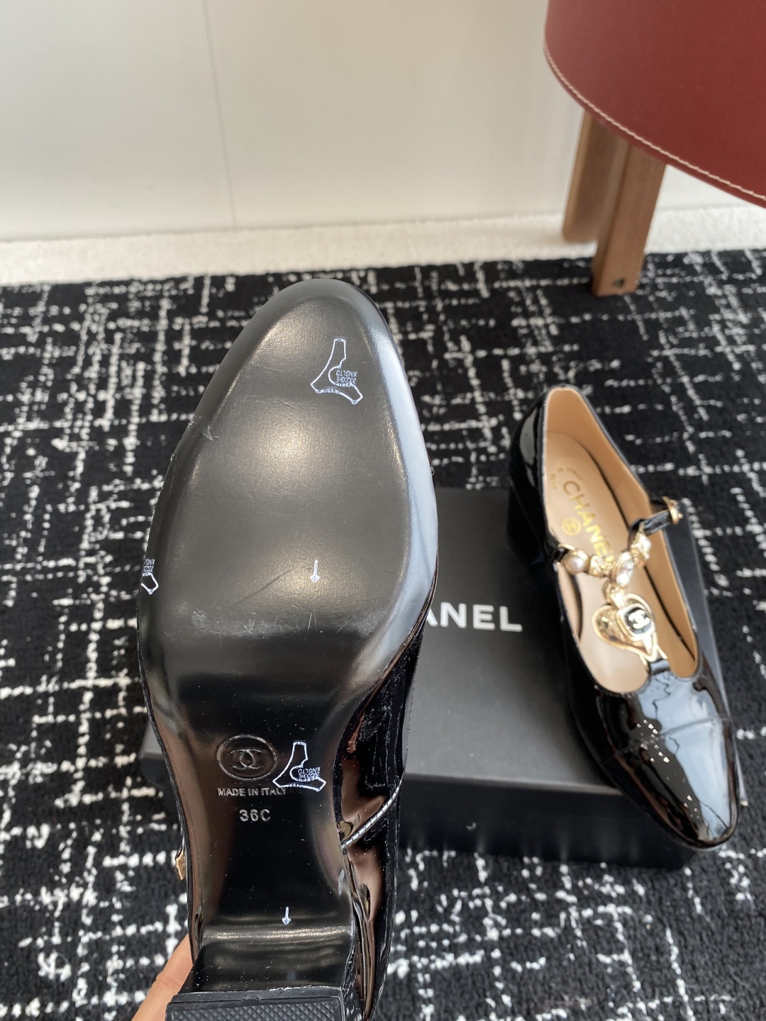 代购级
CHANEL小香 25ss 早春新款 粗跟玛丽珍单鞋，复古法式优雅感，高级感十足 

香奶奶菱格