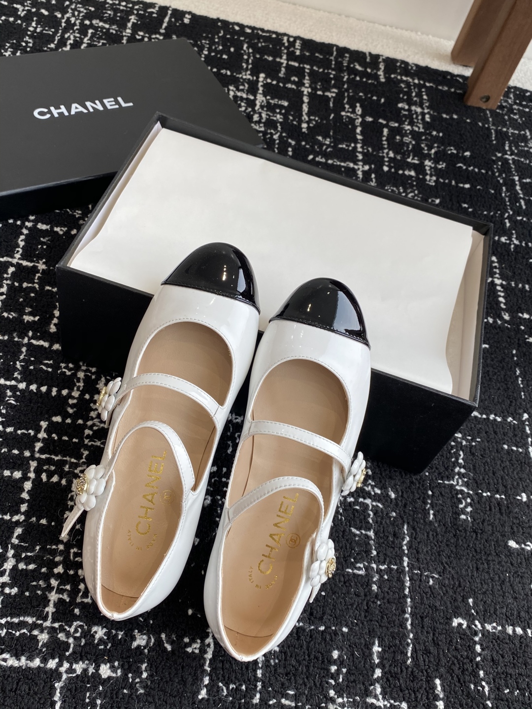 代购级
CHANEL小香 25ss 早春新款 粗跟玛丽珍单鞋，复古法式优雅感，高级感十足 

香奶奶菱格
