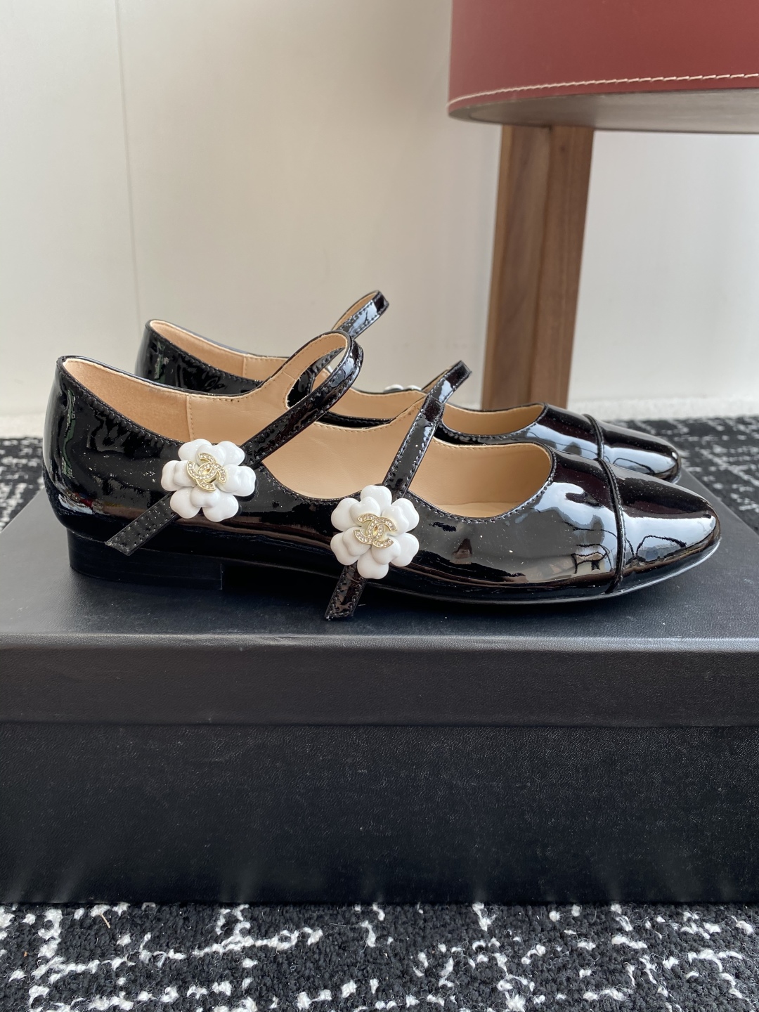 代购级
CHANEL小香 25ss 早春新款 粗跟玛丽珍单鞋，复古法式优雅感，高级感十足 

香奶奶菱格