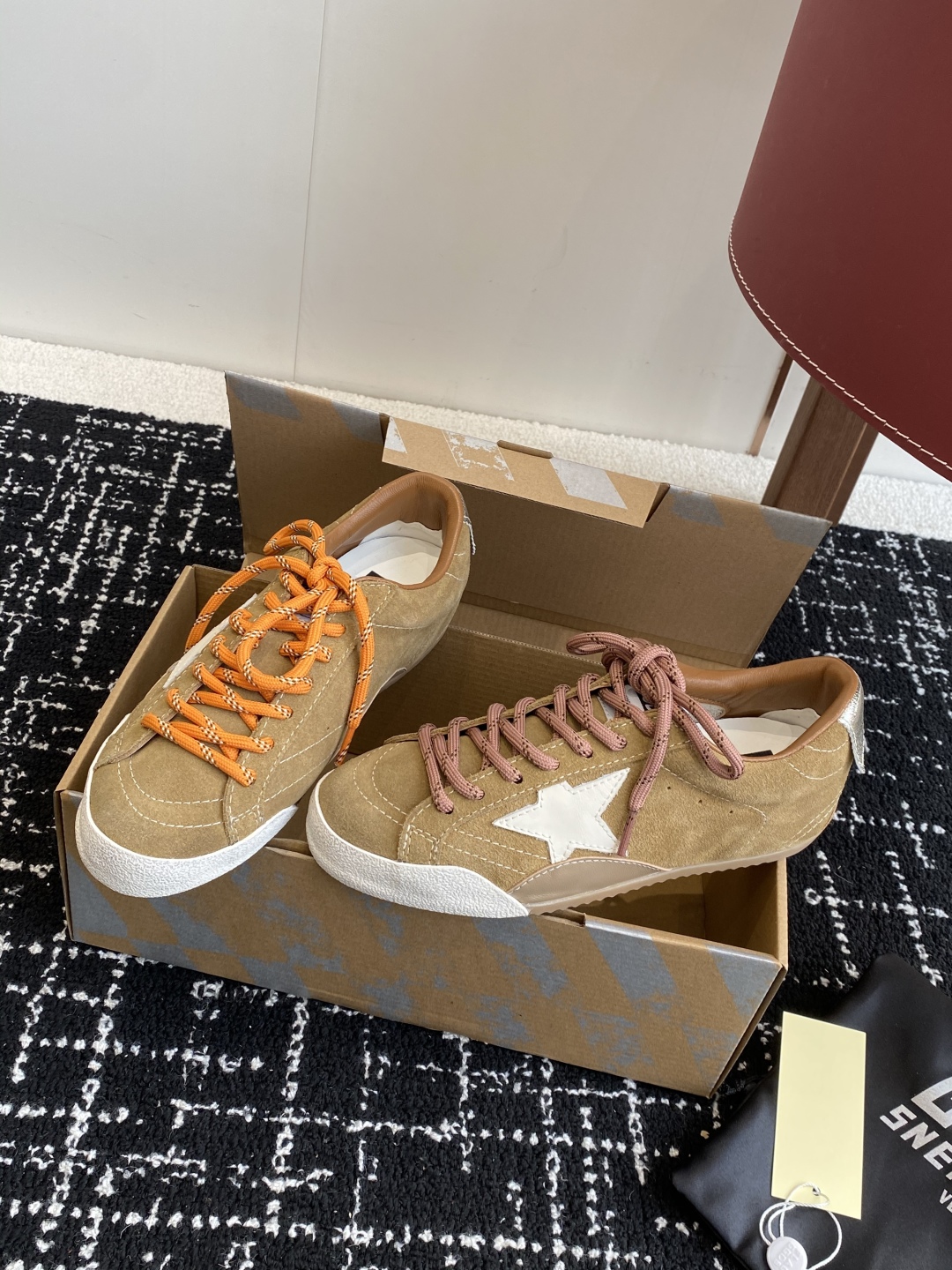 GGDB~~Golden Goose 25ss 情侣款 德训鞋 全网最好版本不服来比 #
ggdb经典情