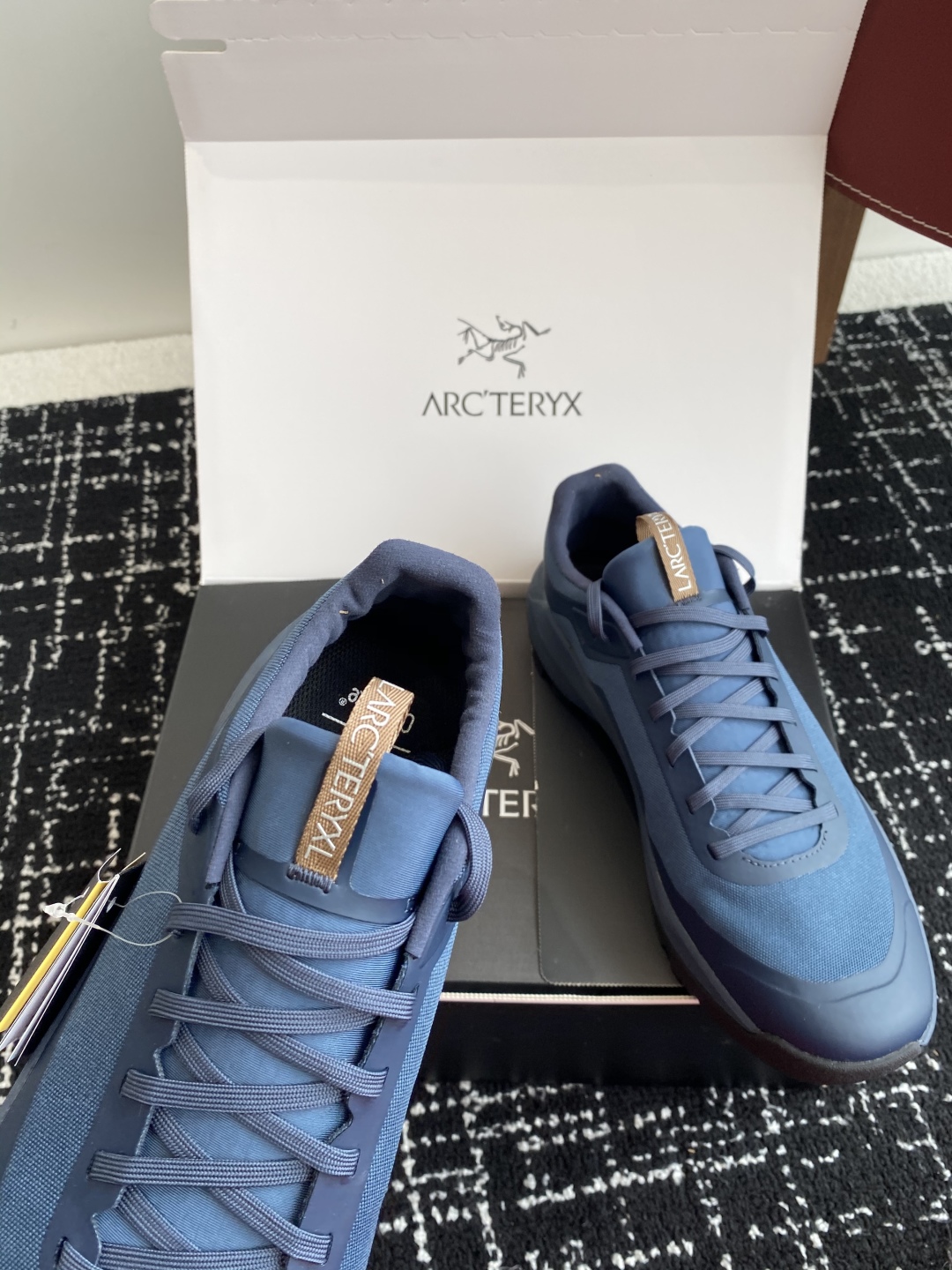 代购级
Arcteryx 始祖鸟 加拿大 出口原单
      Konaseal Lt 未来之壳系列低帮