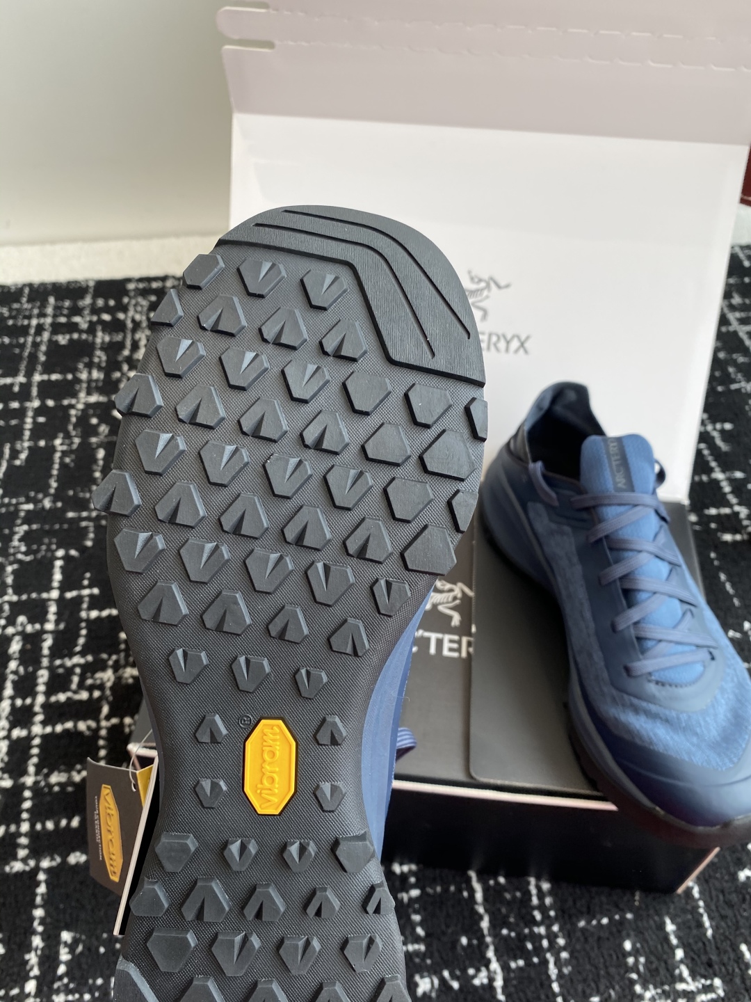 代购级
Arcteryx 始祖鸟 加拿大 出口原单
      Konaseal Lt 未来之壳系列低帮
