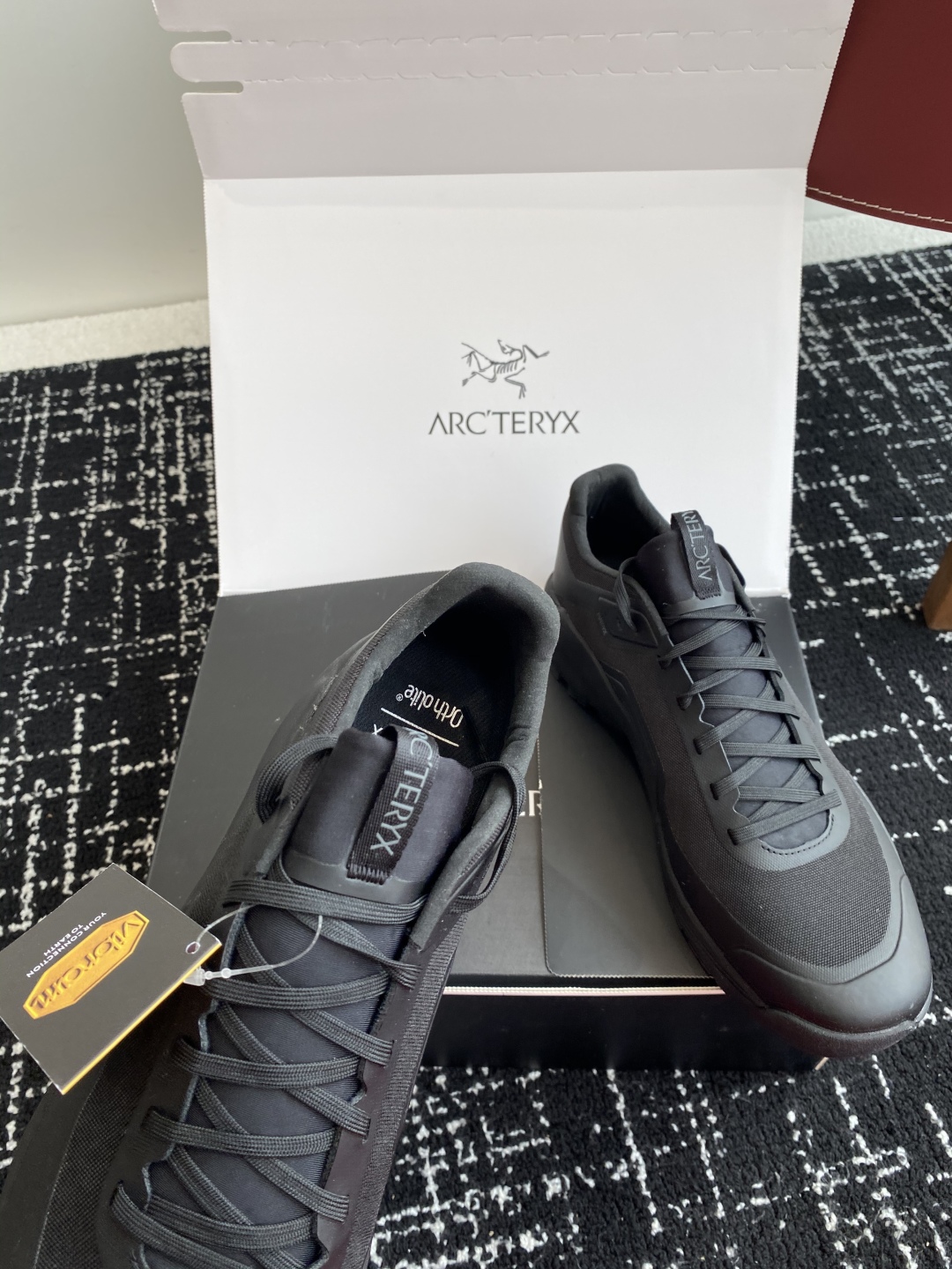 代购级
Arcteryx 始祖鸟 加拿大 出口原单
      Konaseal Lt 未来之壳系列低帮