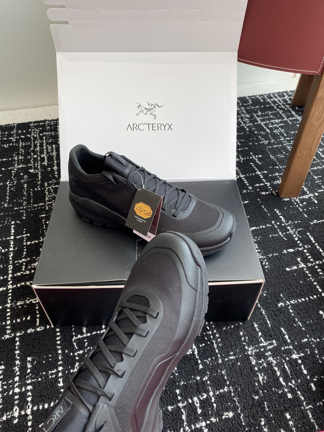 代购级
Arcteryx 始祖鸟 加拿大 出口原单
      Konaseal Lt 未来之壳系列低帮