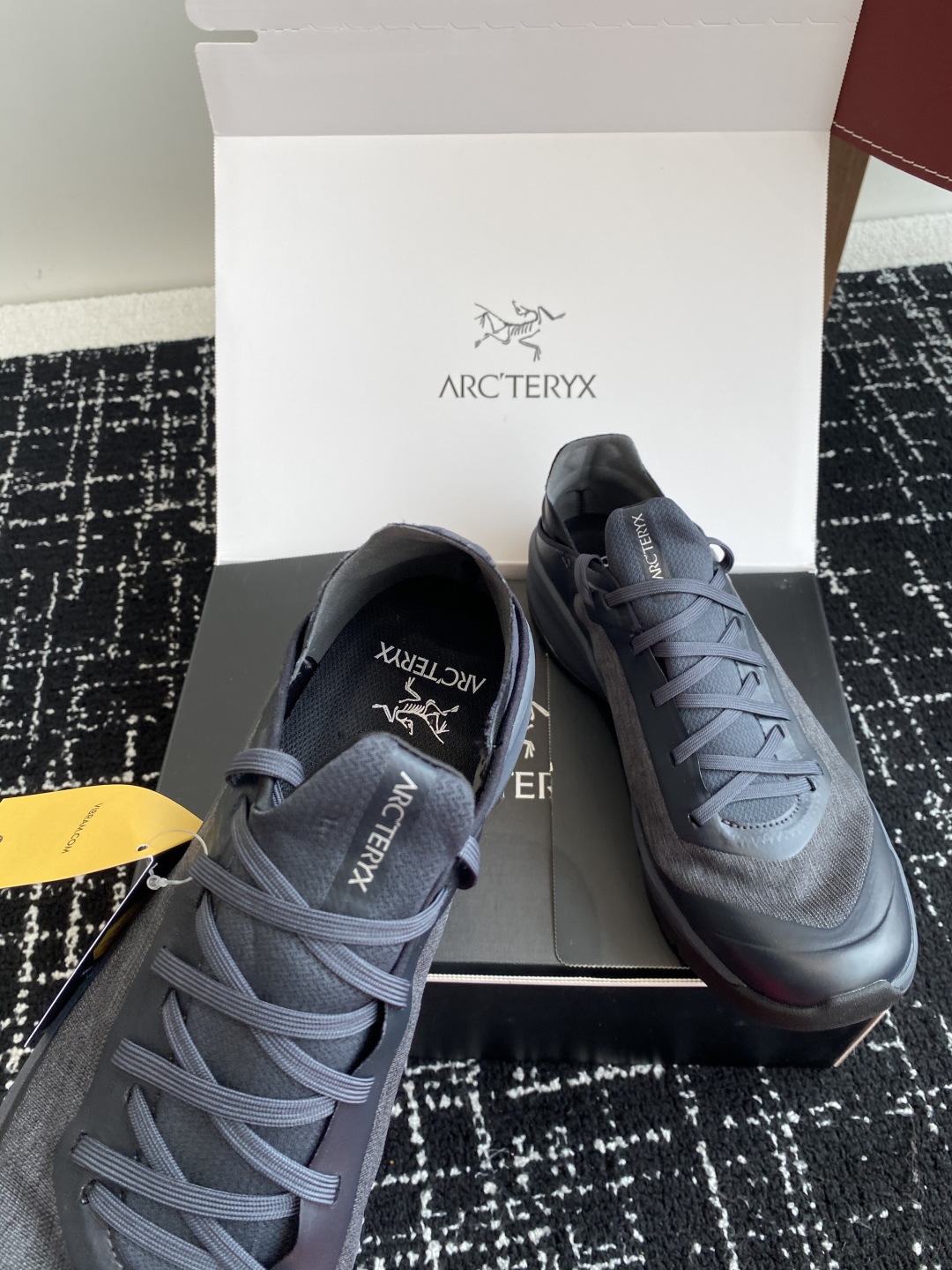代购级
Arcteryx 始祖鸟 加拿大 出口原单
      Konaseal Lt 未来之壳系列低帮