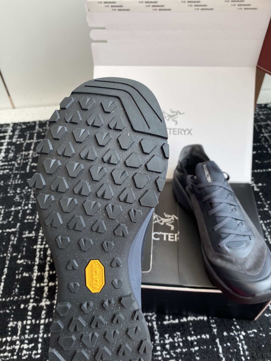 代购级
Arcteryx 始祖鸟 加拿大 出口原单
      Konaseal Lt 未来之壳系列低帮