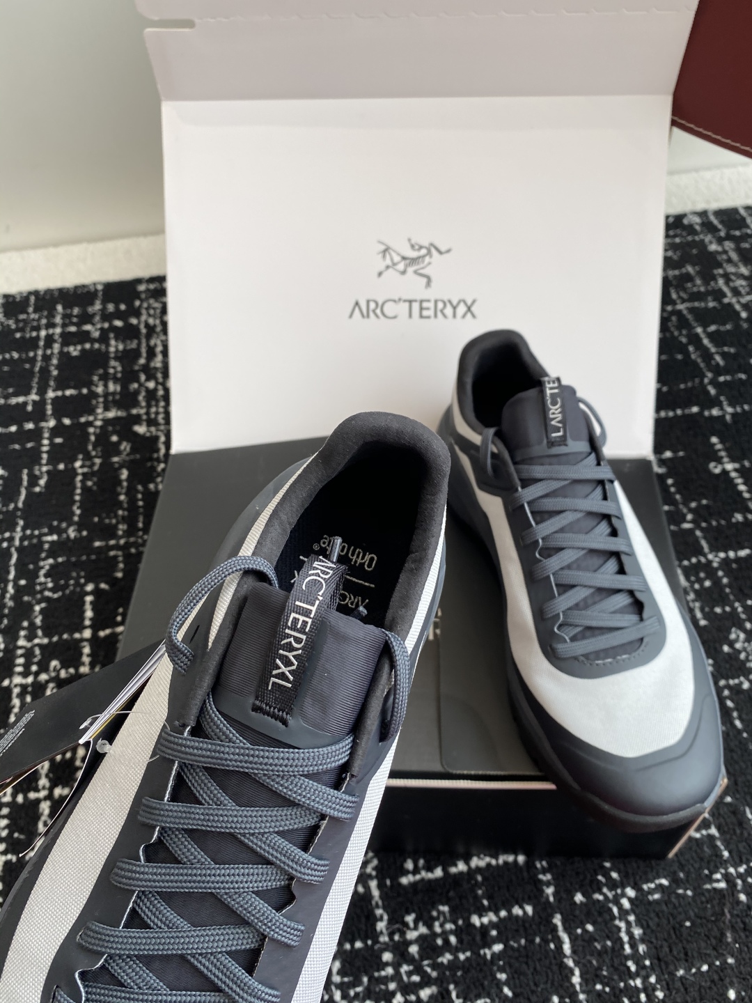 代购级
Arcteryx 始祖鸟 加拿大 出口原单
      Konaseal Lt 未来之壳系列低帮