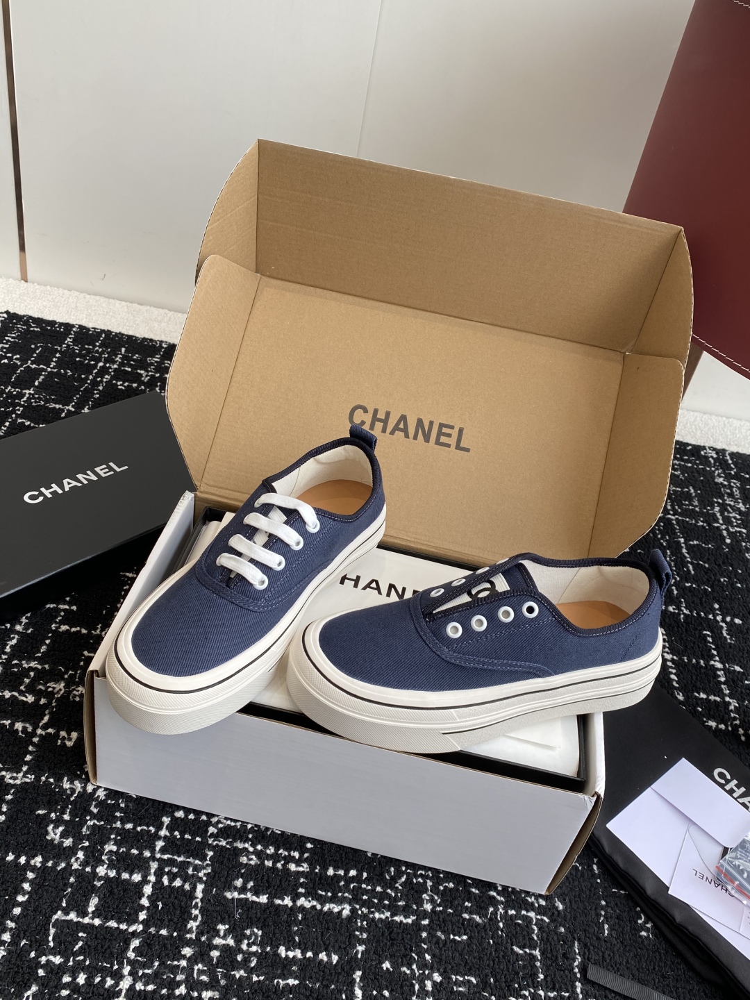 代购级
Chanel小香2025ss最新休闲鞋，目前超级流行的饼干鞋

网红明星小红书狂追热推 发售蠢萌