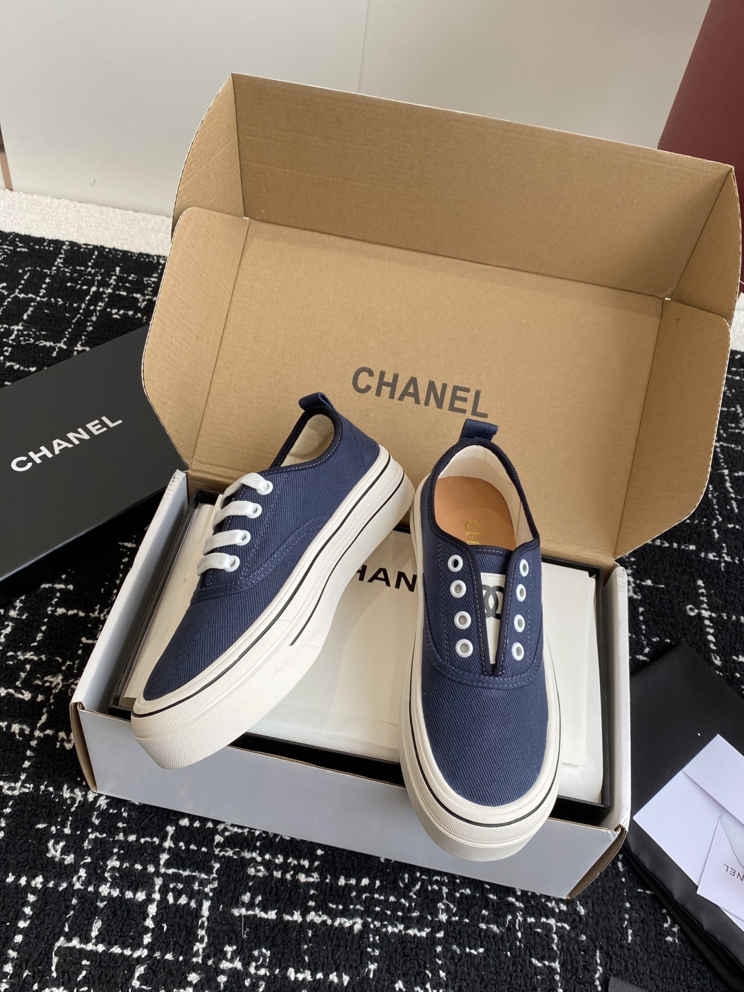 代购级
Chanel小香2025ss最新休闲鞋，目前超级流行的饼干鞋

网红明星小红书狂追热推 发售蠢萌