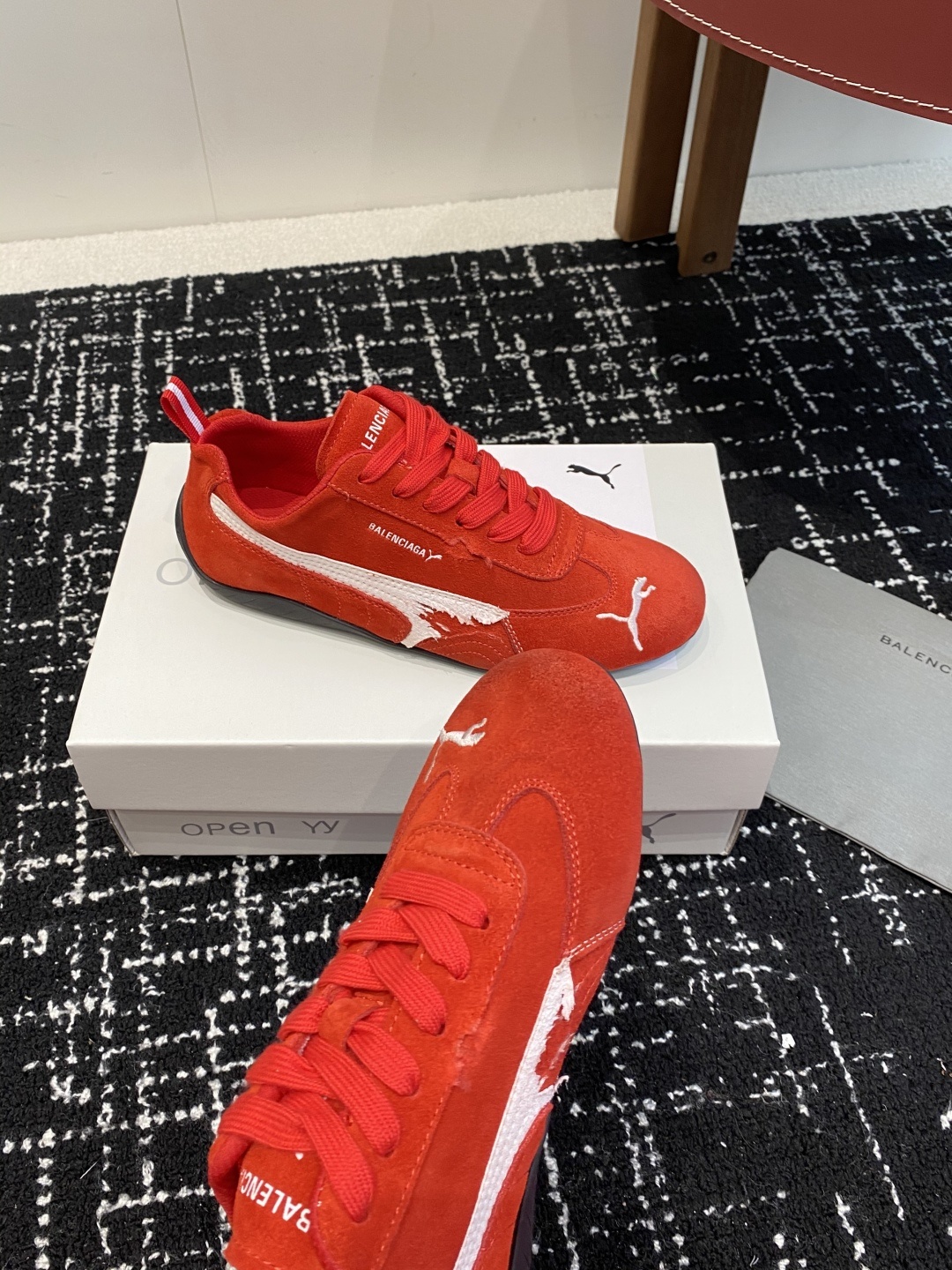 代购级
彪马(Puma)Ultrasoft Speedcats 情侣款运动鞋采用柔软且无固定结构的鞋面,