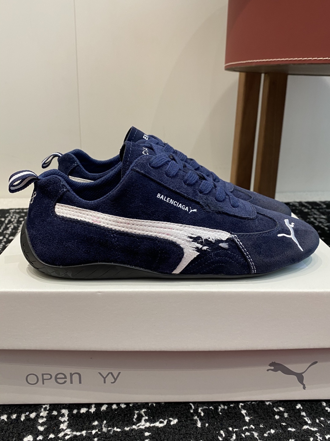 代购级
彪马(Puma)Ultrasoft Speedcats 情侣款运动鞋采用柔软且无固定结构的鞋面,