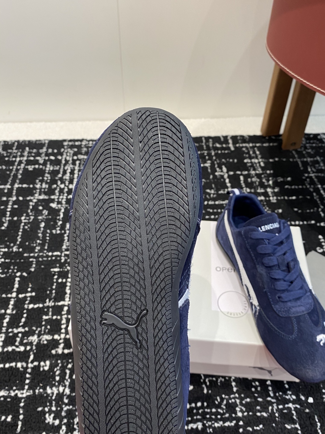 代购级
彪马(Puma)Ultrasoft Speedcats 情侣款运动鞋采用柔软且无固定结构的鞋面,