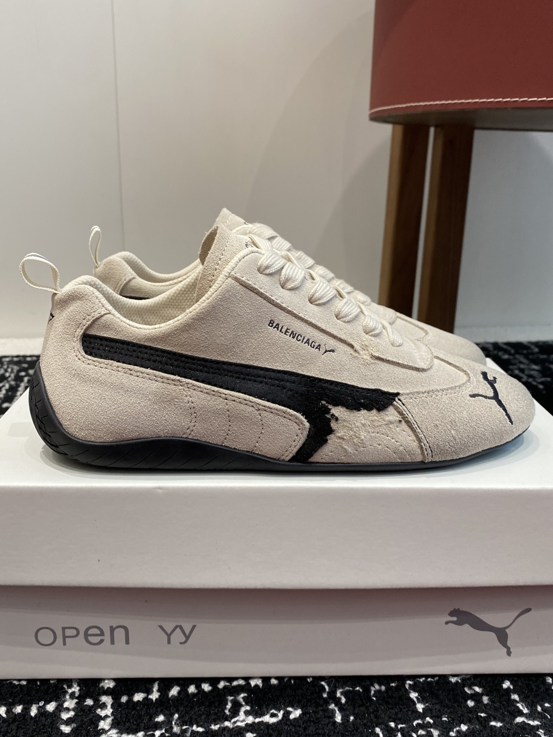 代购级
彪马(Puma)Ultrasoft Speedcats 情侣款运动鞋采用柔软且无固定结构的鞋面,