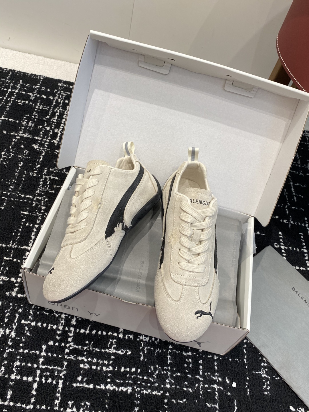 代购级
彪马(Puma)Ultrasoft Speedcats 情侣款运动鞋采用柔软且无固定结构的鞋面,