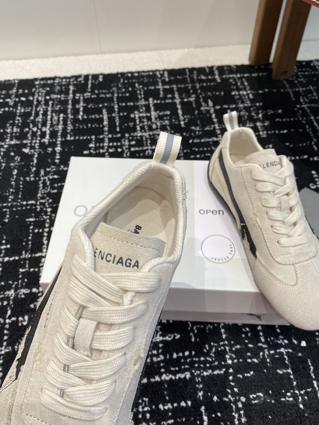 代购级
彪马(Puma)Ultrasoft Speedcats 情侣款运动鞋采用柔软且无固定结构的鞋面,